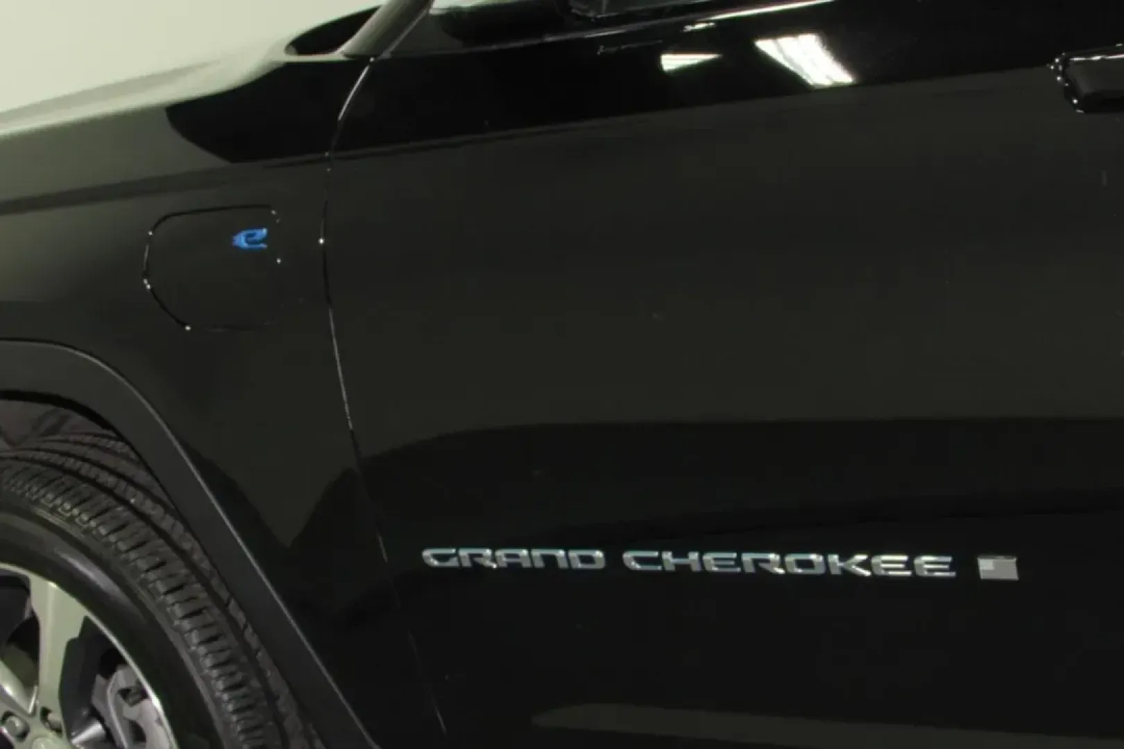 2022 /Global Black Leather Jeep Grand Cherokee 4xe (1C4RJYB67N8) with an Other engine, Automatic transmission, located at 12830 Highway 21, De Soto, MO, 63020, (636) 337-7777, 38.153099, -90.573624 - Discover the thrill of adventure and family-friendly utility with the stunning 2022 Jeep Grand Cherokee 4xe, available now at Pettus CDJR DeSoto. If you're in search of **used cars near me** that blend modern technology with rugged capability, look no further. This spacious SUV is ideal for weekend - Photo#7