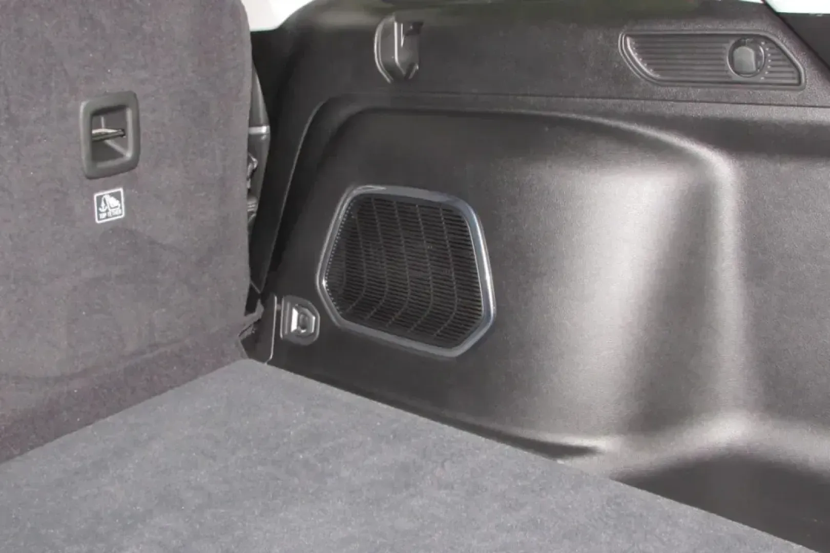 2022 /Global Black Leather Jeep Grand Cherokee 4xe (1C4RJYB67N8) with an Other engine, Automatic transmission, located at 12830 Highway 21, De Soto, MO, 63020, (636) 337-7777, 38.153099, -90.573624 - Discover the thrill of adventure and family-friendly utility with the stunning 2022 Jeep Grand Cherokee 4xe, available now at Pettus CDJR DeSoto. If you're in search of **used cars near me** that blend modern technology with rugged capability, look no further. This spacious SUV is ideal for weekend - Photo#27