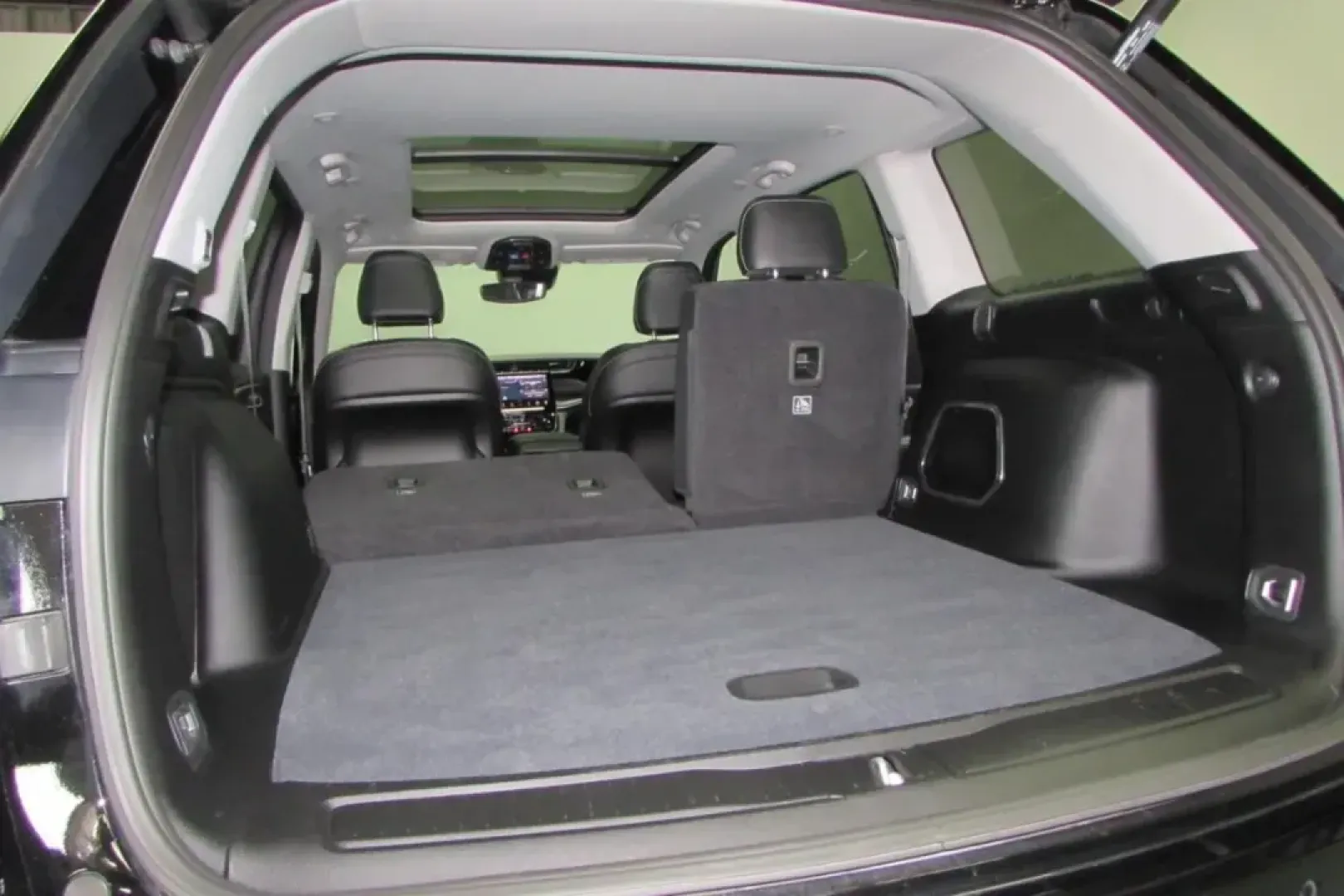 2022 /Global Black Leather Jeep Grand Cherokee 4xe (1C4RJYB67N8) with an Other engine, Automatic transmission, located at 12830 Highway 21, De Soto, MO, 63020, (636) 337-7777, 38.153099, -90.573624 - Discover the thrill of adventure and family-friendly utility with the stunning 2022 Jeep Grand Cherokee 4xe, available now at Pettus CDJR DeSoto. If you're in search of **used cars near me** that blend modern technology with rugged capability, look no further. This spacious SUV is ideal for weekend - Photo#28