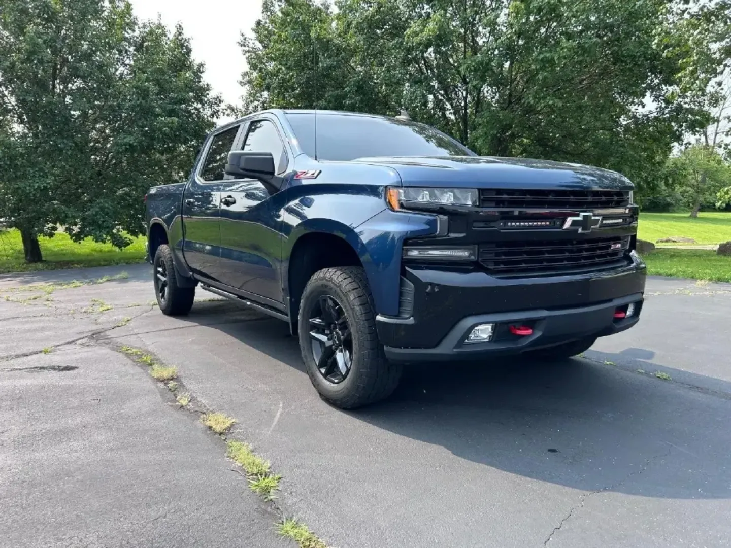2019 /Jet Black Leather Chevrolet Silverado 1500 LT Trail Boss (3GCPYFED6KG) with an 5.3L EcoTec3 V8 ; featuring all-new Dynamic Fuel Management that enabl engine, Automatic transmission, located at 970 Woodlawn Dr., Farmington, MO, 63640, (573) 431-7800, 37.825642, -90.468674 - USED 2019 Chevrolet Silverado 1500 LT Trail Boss from Pettus CDJR Farmington, Farmington MO. - Photo#0