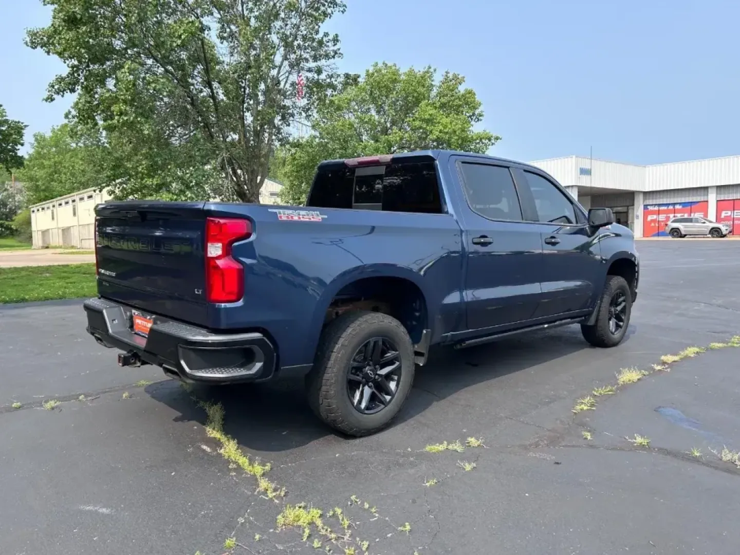 2019 /Jet Black Leather Chevrolet Silverado 1500 LT Trail Boss (3GCPYFED6KG) with an 5.3L EcoTec3 V8 ; featuring all-new Dynamic Fuel Management that enabl engine, Automatic transmission, located at 970 Woodlawn Dr., Farmington, MO, 63640, (573) 431-7800, 37.825642, -90.468674 - USED 2019 Chevrolet Silverado 1500 LT Trail Boss from Pettus CDJR Farmington, Farmington MO. - Photo#2