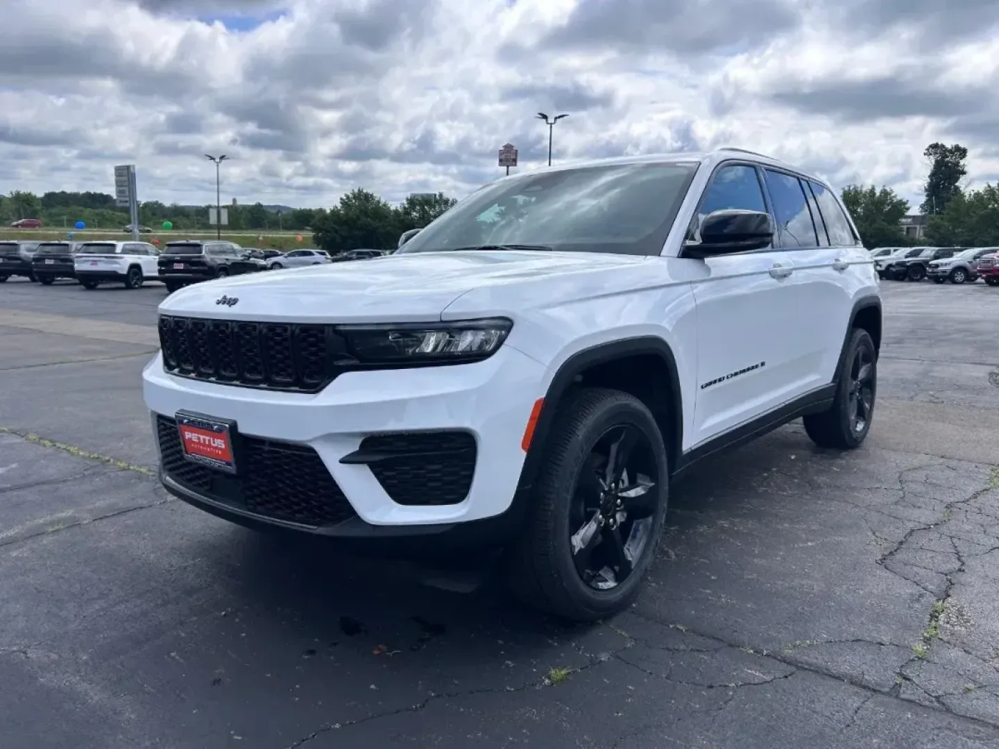 2025 Jeep Grand Cherokee Altitude X (1C4RJHAG2SC) with an Other engine, Automatic transmission, located at 12830 Highway 21, De Soto, MO, 63020, (636) 337-7777, 38.153099, -90.573624 - **Embrace Adventure with the 2025 Jeep Grand Cherokee Altitude X!**<br /> <br /> Are you ready to elevate your lifestyle and tackle the great outdoors? The 2025 Jeep Grand Cherokee Altitude X is the perfect companion for weekend adventures, family road trips, or even your daily commute. With its rug - Photo#7