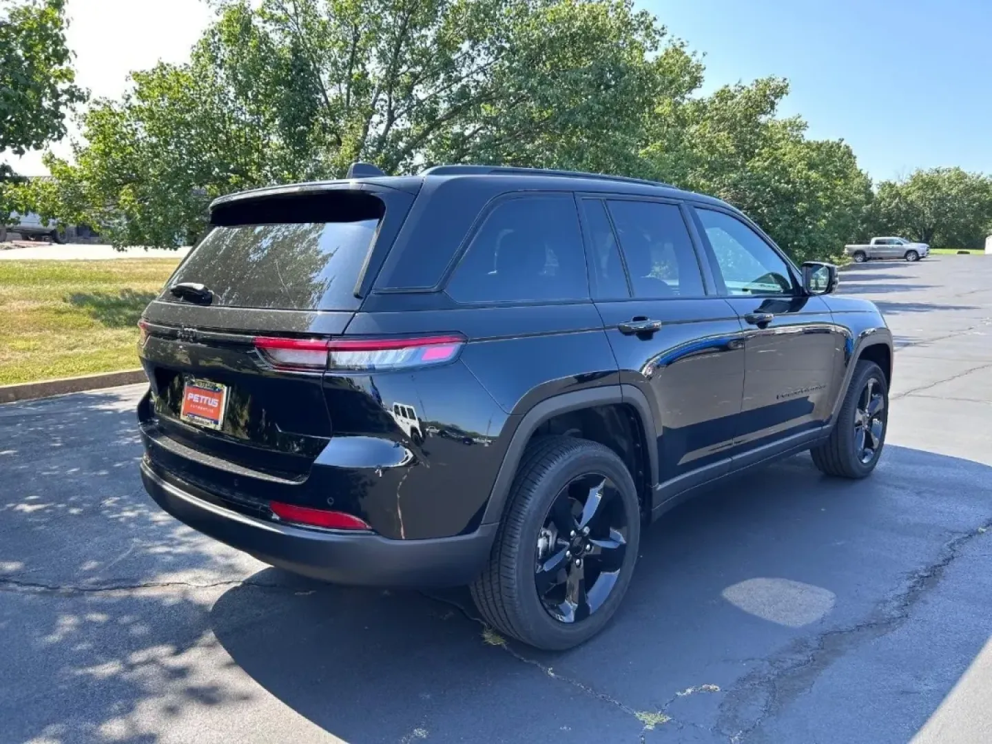 2025 /Global Black Leather Trimmed Jeep Grand Cherokee Altitude X (1C4RJHAG5SC) with an 3.6L V6 24V VVT UPG I engine, Automatic transmission, located at 970 Woodlawn Dr., Farmington, MO, 63640, (573) 431-7800, 37.825642, -90.468674 - **Discover Your Adventure with the 2025 Jeep Grand Cherokee Altitude X** <br /> <br /> Are you ready to elevate your daily drive and set off on thrilling weekend adventures? The 2025 Jeep Grand Cherokee Altitude X is more than just a vehicle; it's a lifestyle choice, perfect for families, commuters, - Photo#2