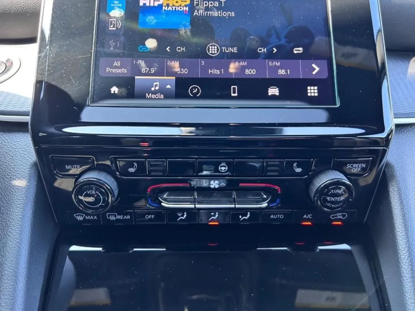 2025 /Global Black Leather Trimmed Jeep Grand Cherokee Altitude X (1C4RJHAG5SC) with an 3.6L V6 24V VVT UPG I engine, Automatic transmission, located at 970 Woodlawn Dr., Farmington, MO, 63640, (573) 431-7800, 37.825642, -90.468674 - **Discover Your Adventure with the 2025 Jeep Grand Cherokee Altitude X** <br /> <br /> Are you ready to elevate your daily drive and set off on thrilling weekend adventures? The 2025 Jeep Grand Cherokee Altitude X is more than just a vehicle; it's a lifestyle choice, perfect for families, commuters, - Photo#16