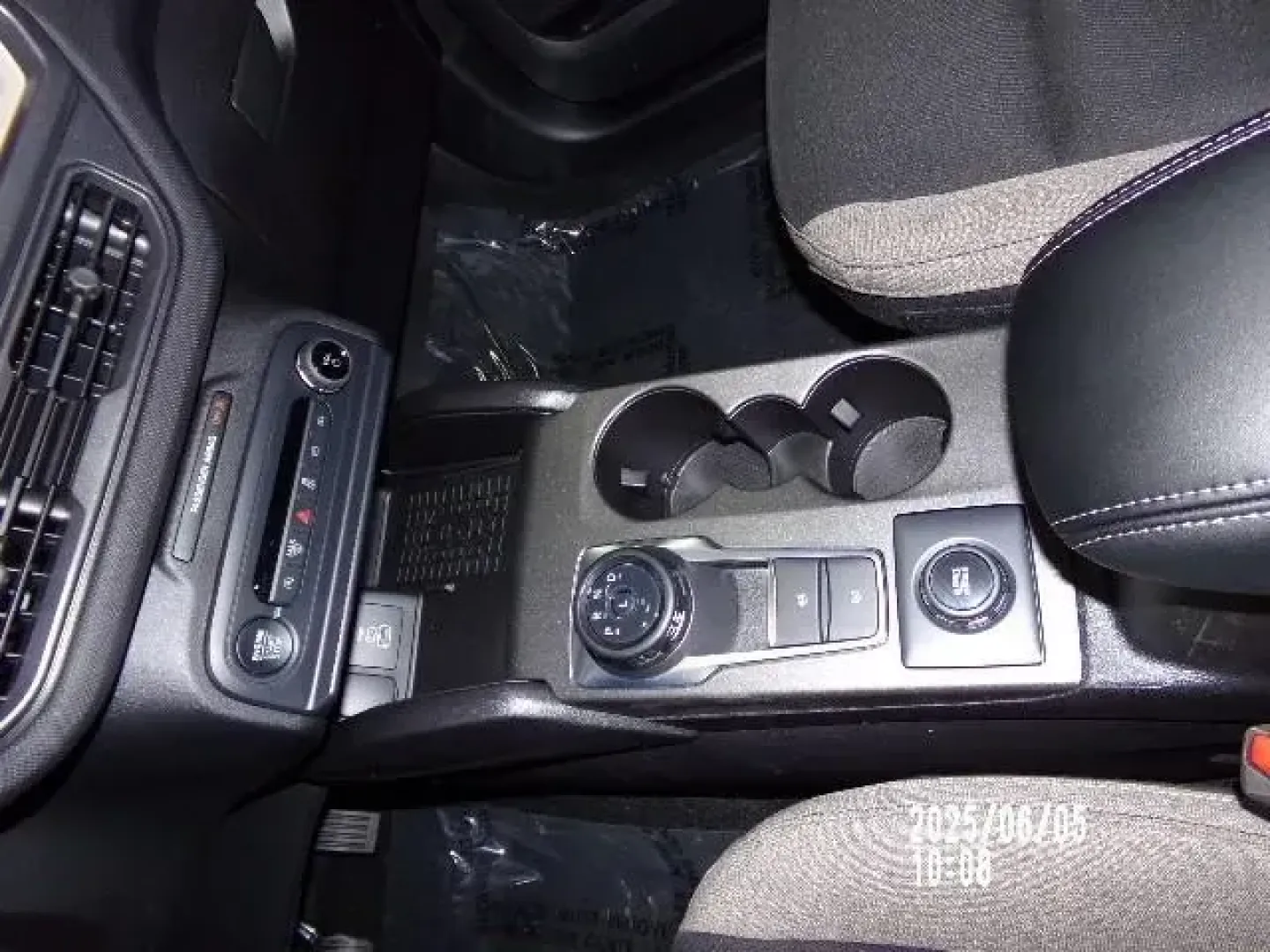 2025 /Medium Lt Smoked Truffle Cloth Ford Bronco Sport Big Bend (3FMCR9BN9SR) with an 1.5L EcoBoost engine, Automatic transmission, located at 12836 Highway 21, De Soto, MO, 63020, (636) 337-7777, 38.151867, -90.575615 - ### Discover Adventure with the 2025 Ford Bronco Sport Big Bend at Pettus Ford De Soto!<br /> <br /> If you're an outdoor enthusiast or a growing family seeking memorable adventures, the 2025 Ford Bronco Sport Big Bend is your ideal companion. With its rugged design and versatile capabilities, this - Photo#18