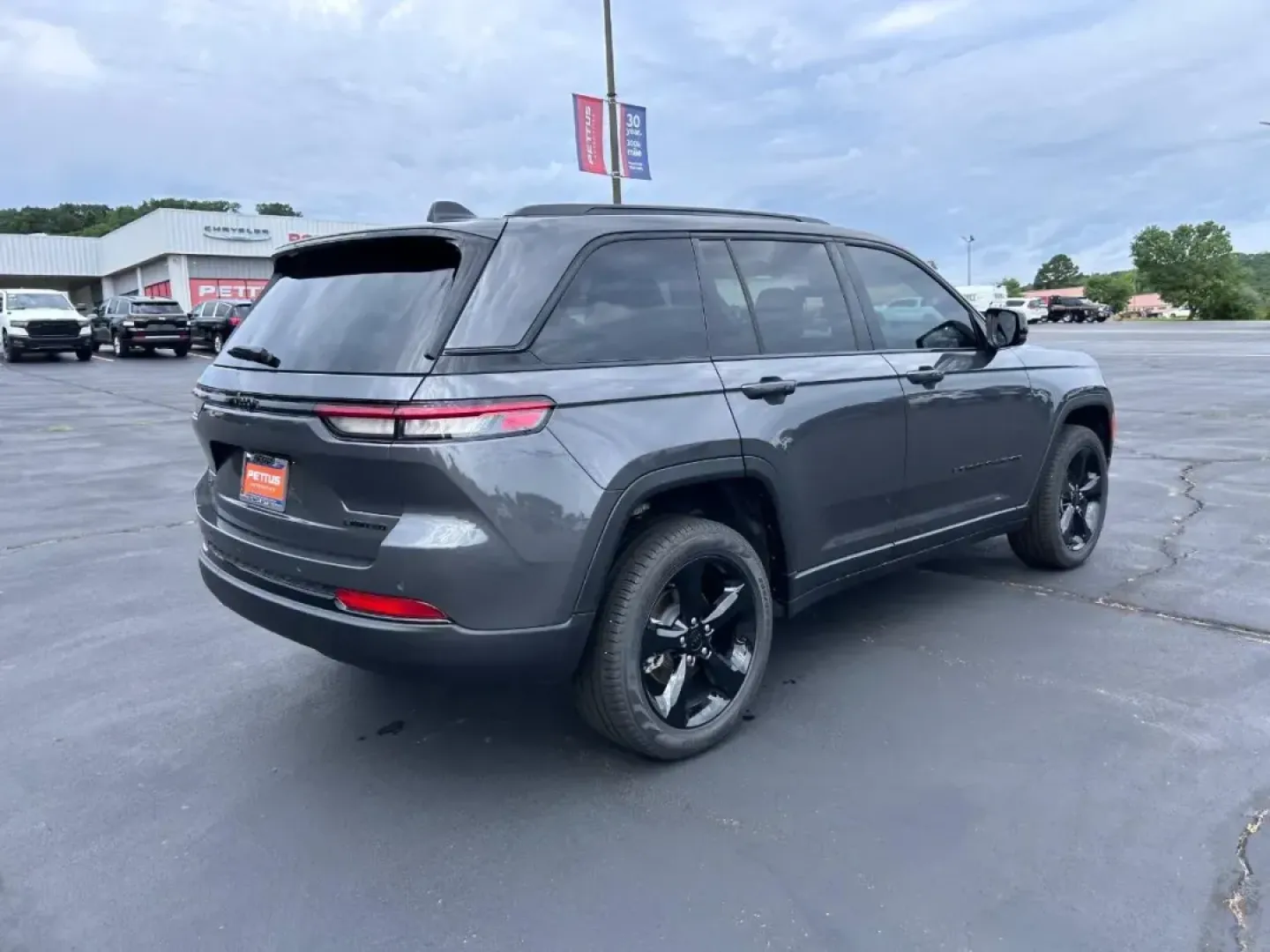 2025 /Global Black Leather Jeep Grand Cherokee Limited (1C4RJHBG0SC) with an 3.6L V6 24V VVT UPG I engine, located at 970 Woodlawn Dr., Farmington, MO, 63640, (573) 431-7800, 37.825642, -90.468674 - Elevate your adventures with the 2025 Jeep Grand Cherokee Limited, a sophisticated SUV that seamlessly blends rugged capability with refined comfort. Whether you're navigating the bustling streets of Farmington or embarking on a family road trip to explore the scenic Ozarks, this vehicle is designed - Photo#2