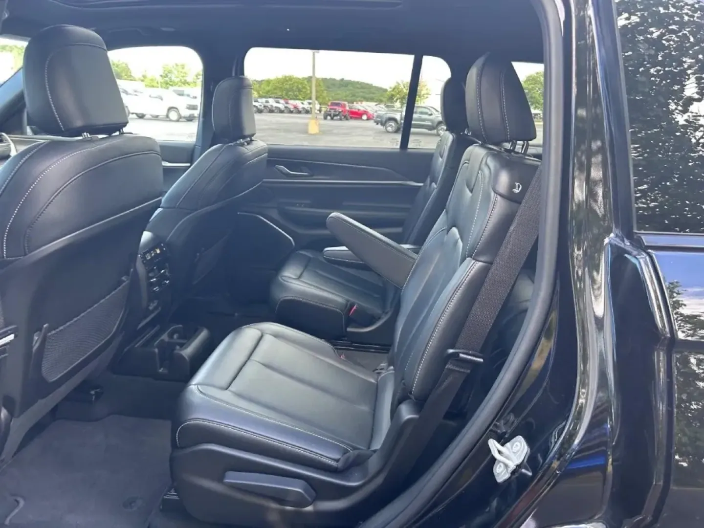 2025 /Global Black Leather Jeep Grand Cherokee Limited (1C4RJKBG0S8) with an 3.6L V6 24V VVT UPG I engine, located at 970 Woodlawn Dr., Farmington, MO, 63640, (573) 431-7800, 37.825642, -90.468674 - ### Unleash Adventure with the 2025 Jeep Grand Cherokee L Limited at Pettus CDJR Farmington!<br /> <br /> Are you ready to elevate your lifestyle with a vehicle that combines luxury, performance, and off-road capability? The 2025 Jeep Grand Cherokee L Limited is your ticket to thrilling weekend geta - Photo#10