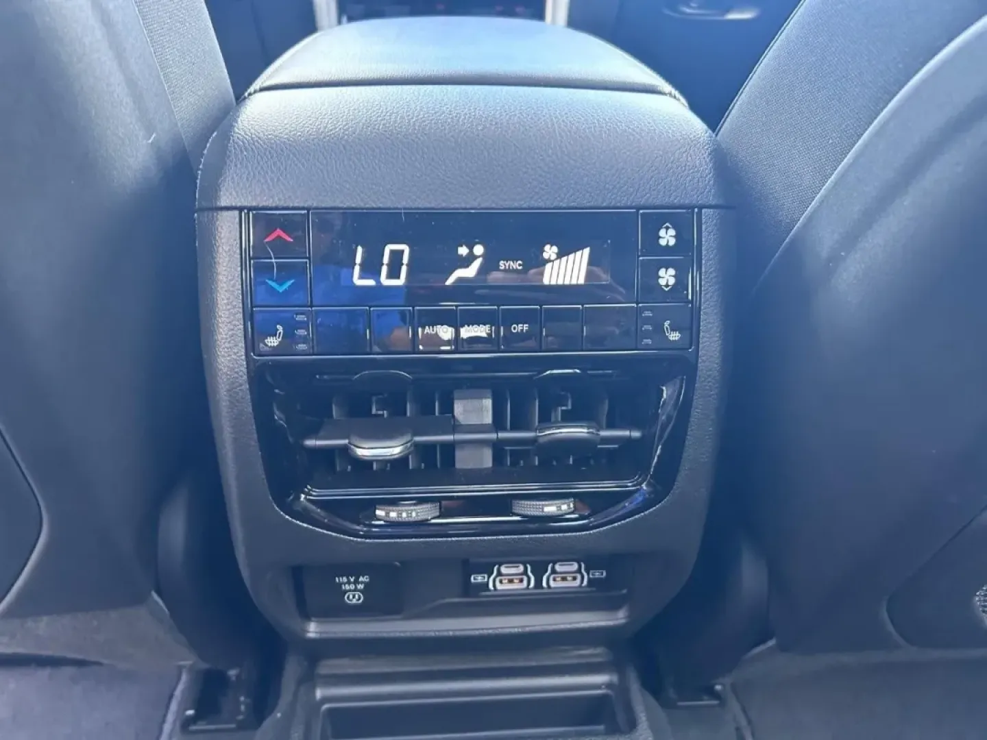 2025 /Global Black Leather Jeep Grand Cherokee Limited (1C4RJKBG0S8) with an 3.6L V6 24V VVT UPG I engine, located at 970 Woodlawn Dr., Farmington, MO, 63640, (573) 431-7800, 37.825642, -90.468674 - ### Unleash Adventure with the 2025 Jeep Grand Cherokee L Limited at Pettus CDJR Farmington!<br /> <br /> Are you ready to elevate your lifestyle with a vehicle that combines luxury, performance, and off-road capability? The 2025 Jeep Grand Cherokee L Limited is your ticket to thrilling weekend geta - Photo#12