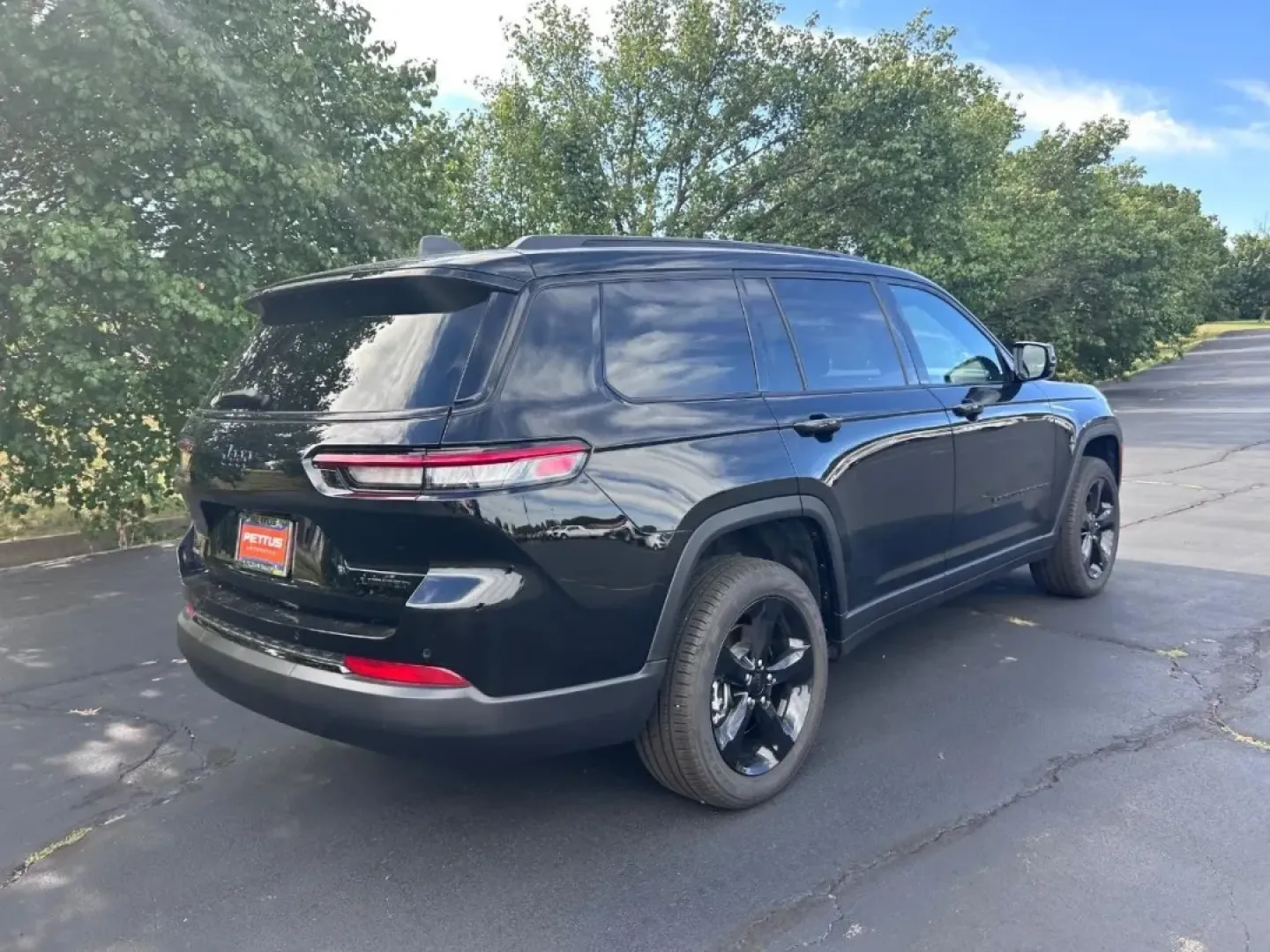 2025 /Global Black Leather Jeep Grand Cherokee Limited (1C4RJKBG0S8) with an 3.6L V6 24V VVT UPG I engine, located at 970 Woodlawn Dr., Farmington, MO, 63640, (573) 431-7800, 37.825642, -90.468674 - ### Unleash Adventure with the 2025 Jeep Grand Cherokee L Limited at Pettus CDJR Farmington!<br /> <br /> Are you ready to elevate your lifestyle with a vehicle that combines luxury, performance, and off-road capability? The 2025 Jeep Grand Cherokee L Limited is your ticket to thrilling weekend geta - Photo#2