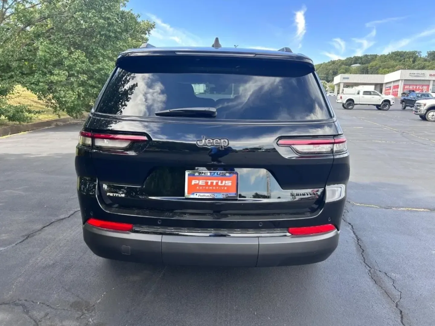 2025 /Global Black Leather Jeep Grand Cherokee Limited (1C4RJKBG0S8) with an 3.6L V6 24V VVT UPG I engine, located at 970 Woodlawn Dr., Farmington, MO, 63640, (573) 431-7800, 37.825642, -90.468674 - ### Unleash Adventure with the 2025 Jeep Grand Cherokee L Limited at Pettus CDJR Farmington!<br /> <br /> Are you ready to elevate your lifestyle with a vehicle that combines luxury, performance, and off-road capability? The 2025 Jeep Grand Cherokee L Limited is your ticket to thrilling weekend geta - Photo#3