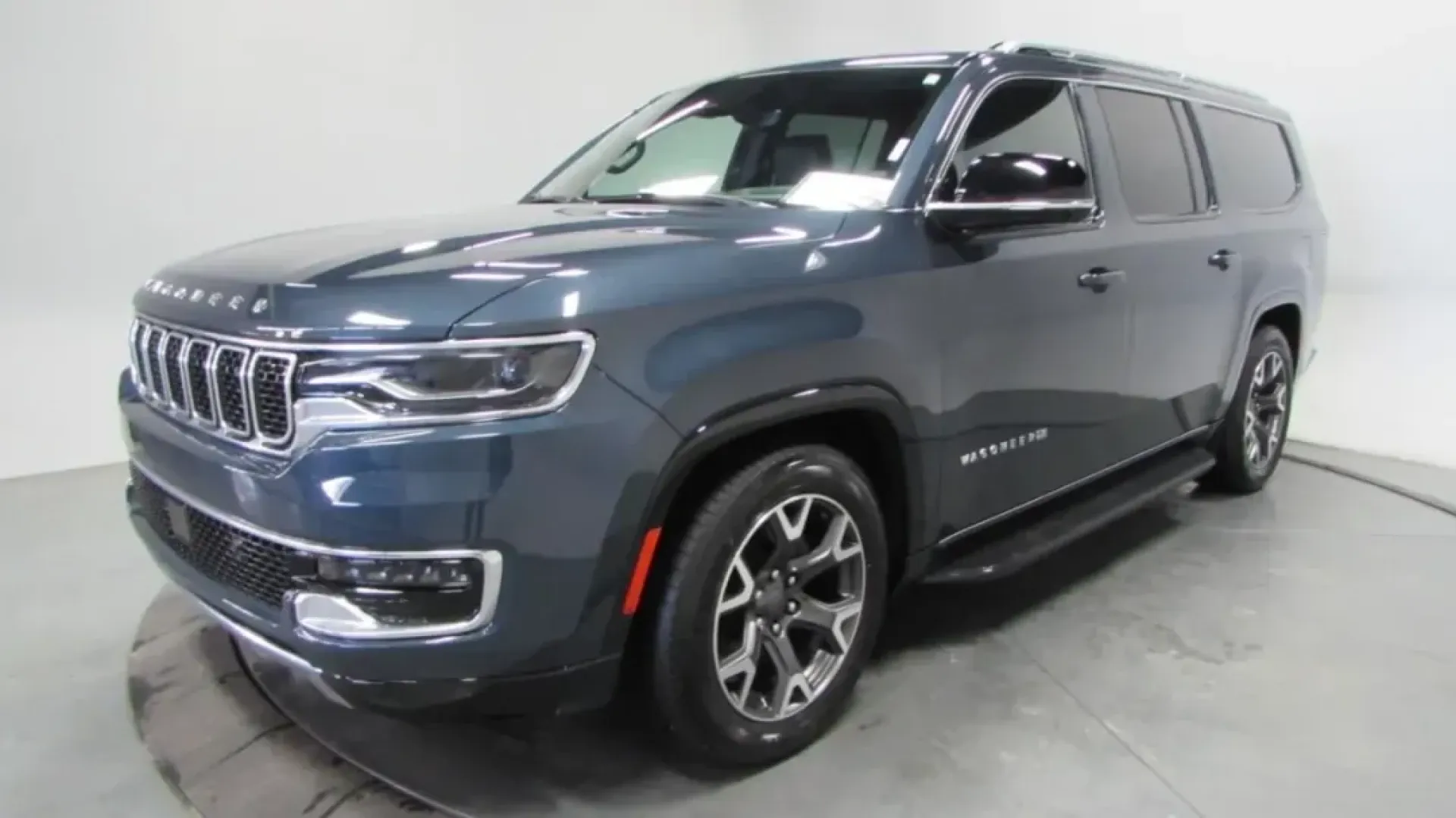 2024 /Global Black Leather Jeep Wagoneer L Series III (1C4SJSDP9RS) with an Other engine, Automatic transmission, located at 12830 Highway 21, De Soto, MO, 63020, (636) 337-7777, 38.153099, -90.573624 - **Experience Adventure and Luxury with the 2024 Jeep Wagoneer L at Pettus CDJR DeSoto!**<br /> <br /> Are you ready to elevate your family adventures, weekend getaways, or daily commutes? The 2024 Jeep Wagoneer L is designed for those who crave both luxury and capability, making it perfect for growi - Photo#1