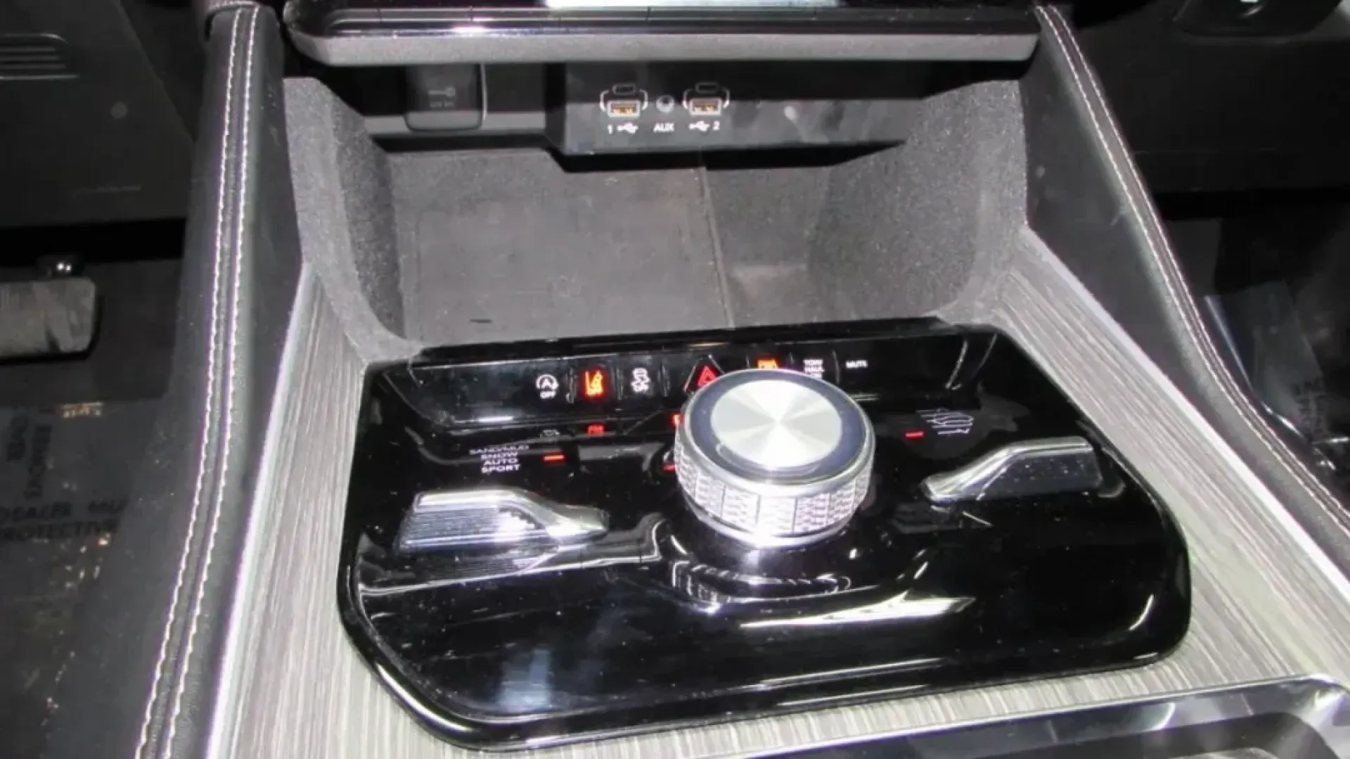 2024 /Global Black Leather Jeep Wagoneer L Series III (1C4SJSDP9RS) with an Other engine, Automatic transmission, located at 12830 Highway 21, De Soto, MO, 63020, (636) 337-7777, 38.153099, -90.573624 - **Experience Adventure and Luxury with the 2024 Jeep Wagoneer L at Pettus CDJR DeSoto!**<br /> <br /> Are you ready to elevate your family adventures, weekend getaways, or daily commutes? The 2024 Jeep Wagoneer L is designed for those who crave both luxury and capability, making it perfect for growi - Photo#18