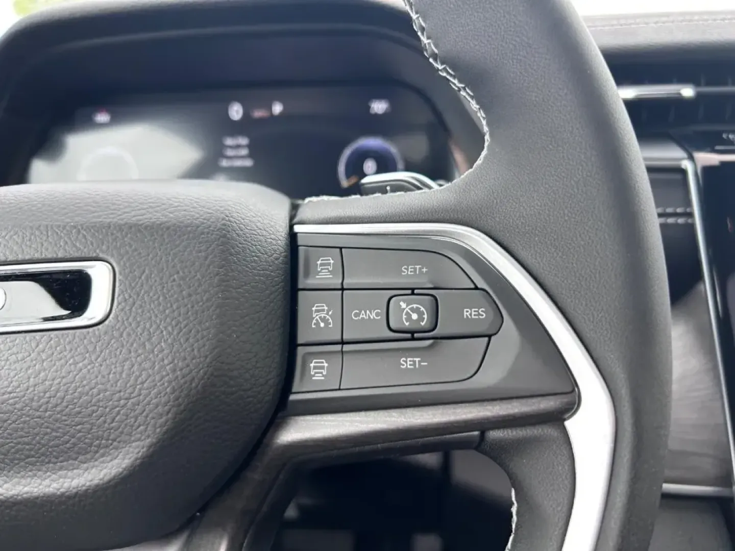 2025 /Global Black Leather Jeep Grand Cherokee Limited (1C4RJKBG2S8) with an 3.6L V6 24V VVT UPG I engine, located at 970 Woodlawn Dr., Farmington, MO, 63640, (573) 431-7800, 37.825642, -90.468674 - Elevate your adventures with the 2025 Jeep Grand Cherokee L Limited, now available at Pettus CDJR Farmington! This exceptional SUV is designed for those who seek a perfect blend of luxury, performance, and versatility. Whether you're navigating city streets or heading out for a weekend getaway, this - Photo#13