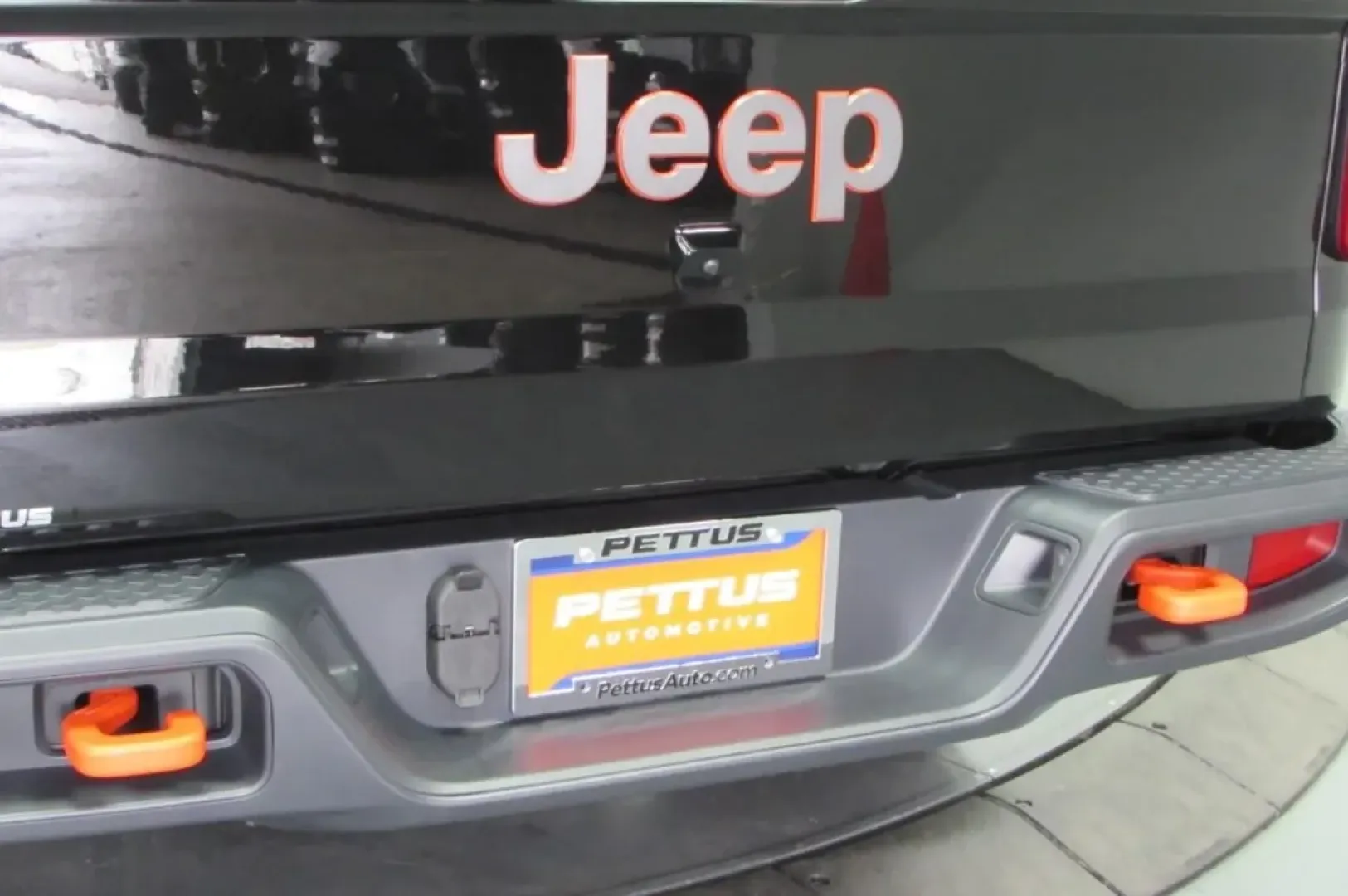 2023 /Black Jeep Gladiator Mojave (1C6JJTEG0PL) with an Other engine, located at 12836 Highway 21, De Soto, MO, 63020, (636) 337-7777, 38.151867, -90.575615 - **Conquer the Great Outdoors with the 2023 Jeep Gladiator 4WD Mojave at Pettus Ford De Soto!**<br /> <br /> Are you ready to elevate your outdoor adventures? The 2023 Jeep Gladiator 4WD Mojave is the ultimate vehicle for thrill-seekers and weekend explorers in De Soto, MO. Whether you're planning a - Photo#11