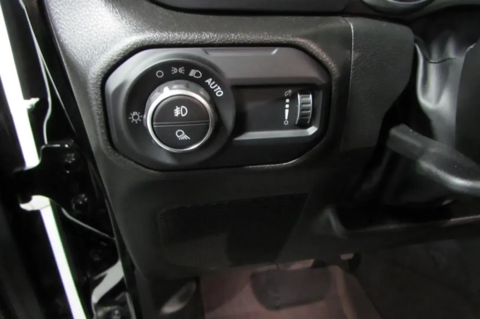 2023 /Black Jeep Gladiator Mojave (1C6JJTEG0PL) with an Other engine, located at 12836 Highway 21, De Soto, MO, 63020, (636) 337-7777, 38.151867, -90.575615 - **Conquer the Great Outdoors with the 2023 Jeep Gladiator 4WD Mojave at Pettus Ford De Soto!**<br /> <br /> Are you ready to elevate your outdoor adventures? The 2023 Jeep Gladiator 4WD Mojave is the ultimate vehicle for thrill-seekers and weekend explorers in De Soto, MO. Whether you're planning a - Photo#15