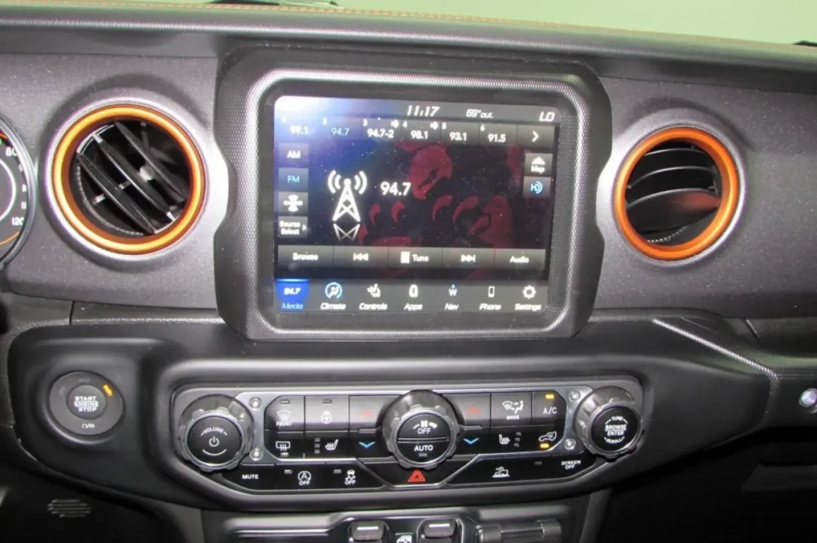 2023 /Black Jeep Gladiator Mojave (1C6JJTEG0PL) with an Other engine, located at 12836 Highway 21, De Soto, MO, 63020, (636) 337-7777, 38.151867, -90.575615 - **Conquer the Great Outdoors with the 2023 Jeep Gladiator 4WD Mojave at Pettus Ford De Soto!**<br /> <br /> Are you ready to elevate your outdoor adventures? The 2023 Jeep Gladiator 4WD Mojave is the ultimate vehicle for thrill-seekers and weekend explorers in De Soto, MO. Whether you're planning a - Photo#21