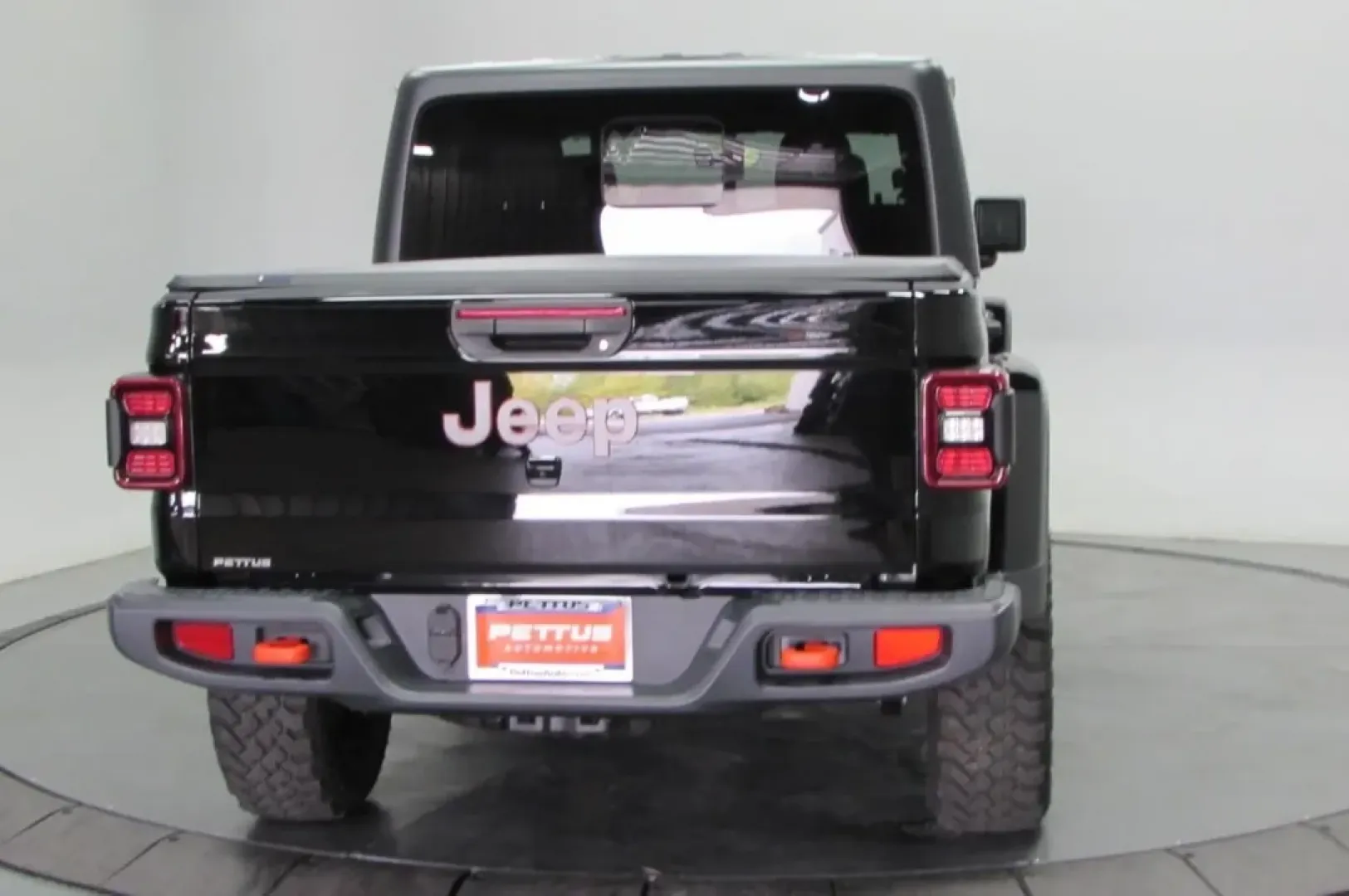 2023 /Black Jeep Gladiator Mojave (1C6JJTEG0PL) with an Other engine, located at 12836 Highway 21, De Soto, MO, 63020, (636) 337-7777, 38.151867, -90.575615 - **Conquer the Great Outdoors with the 2023 Jeep Gladiator 4WD Mojave at Pettus Ford De Soto!**<br /> <br /> Are you ready to elevate your outdoor adventures? The 2023 Jeep Gladiator 4WD Mojave is the ultimate vehicle for thrill-seekers and weekend explorers in De Soto, MO. Whether you're planning a - Photo#6