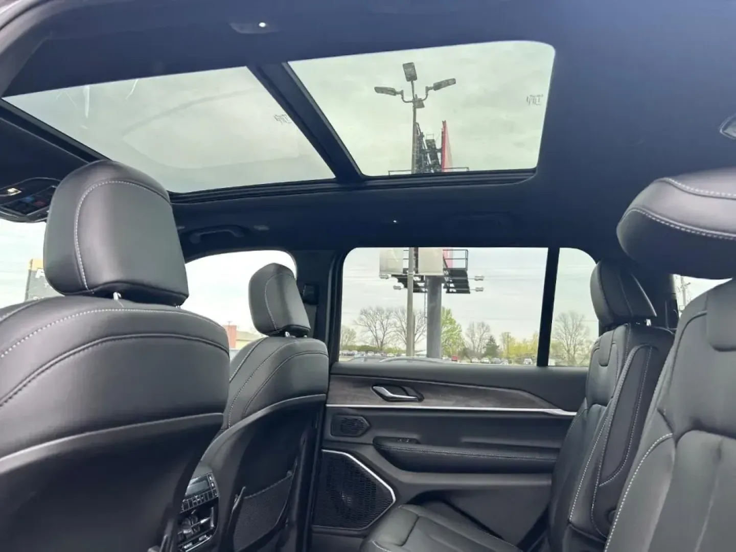 2025 /Global Black Leather Jeep Grand Cherokee Limited (1C4RJKBG7S8) with an 3.6L V6 24V VVT UPG I engine, located at 970 Woodlawn Dr., Farmington, MO, 63640, (573) 431-7800, 37.825642, -90.468674 - **Explore the Open Road with the 2025 Jeep Grand Cherokee L Your Family's Adventure Awaits!**<br /> <br /> Are you ready to elevate your family road trips and weekend getaways? The 2025 Jeep Grand Cherokee L is the perfect companion for those who seek comfort, style, and versatility in their advent - Photo#8