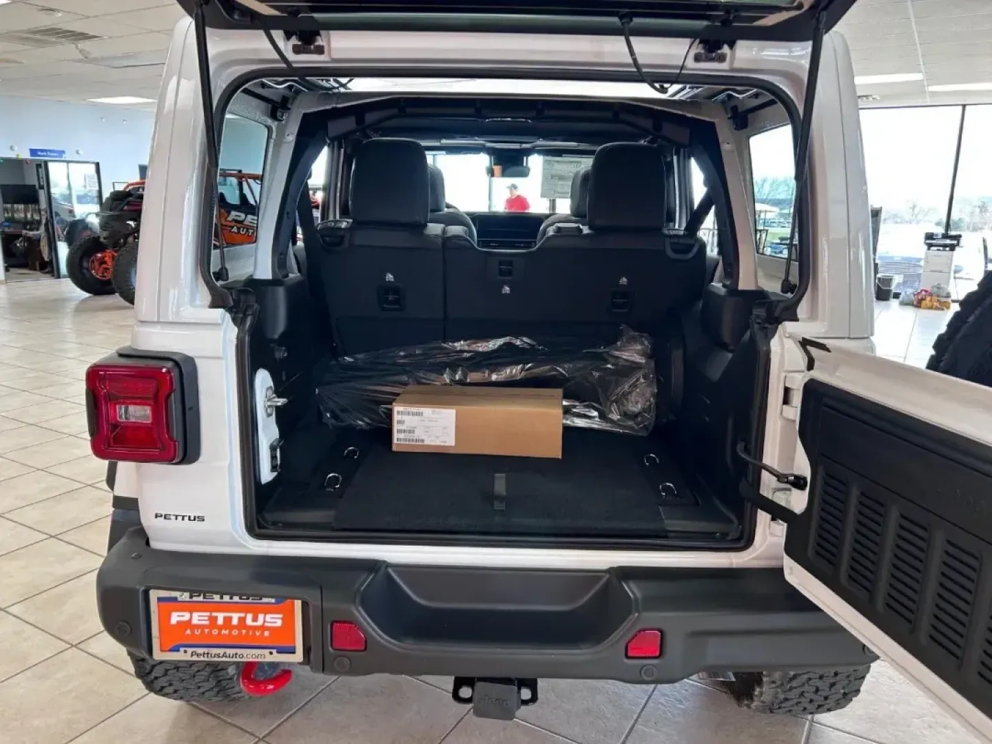 2025 /Black Leather Jeep Wrangler Rubicon X (1C4RJXFN2SW) with an 2.0L Turbocharged engine, located at 970 Woodlawn Dr., Farmington, MO, 63640, (573) 431-7800, 37.825642, -90.468674 - **Embrace Adventure with the 2025 Jeep Wrangler Rubicon X Your Ideal SUV for Life's Journeys!**<br /> <br /> Are you ready to elevate your adventures? Whether you're conquering rugged terrains, embarking on family road trips, or navigating your daily commute, the 2025 Jeep Wrangler Rubicon X is des - Photo#3