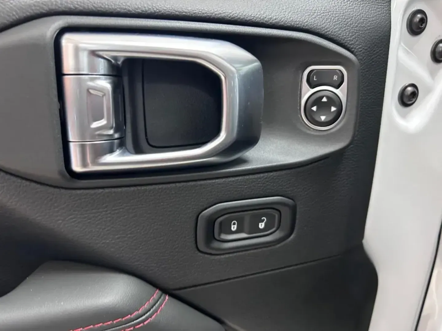 2025 /Black Leather Jeep Wrangler Rubicon X (1C4RJXFN2SW) with an 2.0L Turbocharged engine, located at 970 Woodlawn Dr., Farmington, MO, 63640, (573) 431-7800, 37.825642, -90.468674 - **Embrace Adventure with the 2025 Jeep Wrangler Rubicon X Your Ideal SUV for Life's Journeys!**<br /> <br /> Are you ready to elevate your adventures? Whether you're conquering rugged terrains, embarking on family road trips, or navigating your daily commute, the 2025 Jeep Wrangler Rubicon X is des - Photo#16