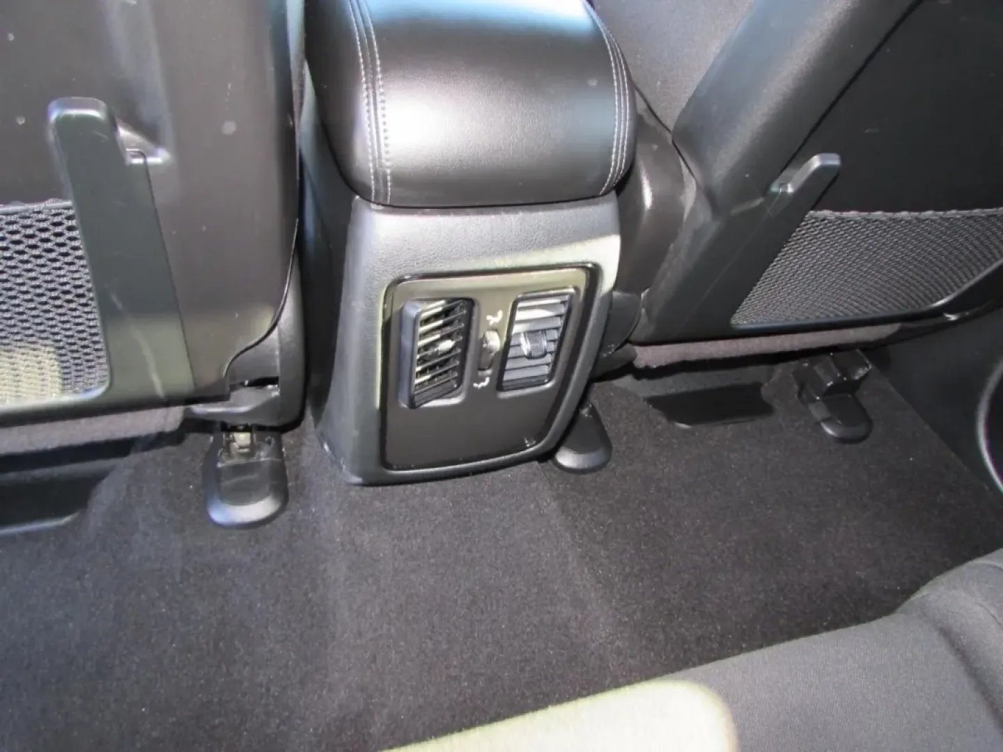 2024 /Black Dodge Durango SXT (1C4RDJAG4RC) with an 3.6L V6 DOHC 24V engine, Automatic transmission, located at 12830 Highway 21, De Soto, MO, 63020, (636) 337-7777, 38.153099, -90.573624 - Are you ready to elevate your family adventures or weekend getaways? Look no further than this stunning 2024 Dodge Durango, now available at Pettus CDJR DeSoto! With its spacious interior, powerful performance, and advanced technology, this SUV is the perfect blend of comfort and capability, making - Photo#24