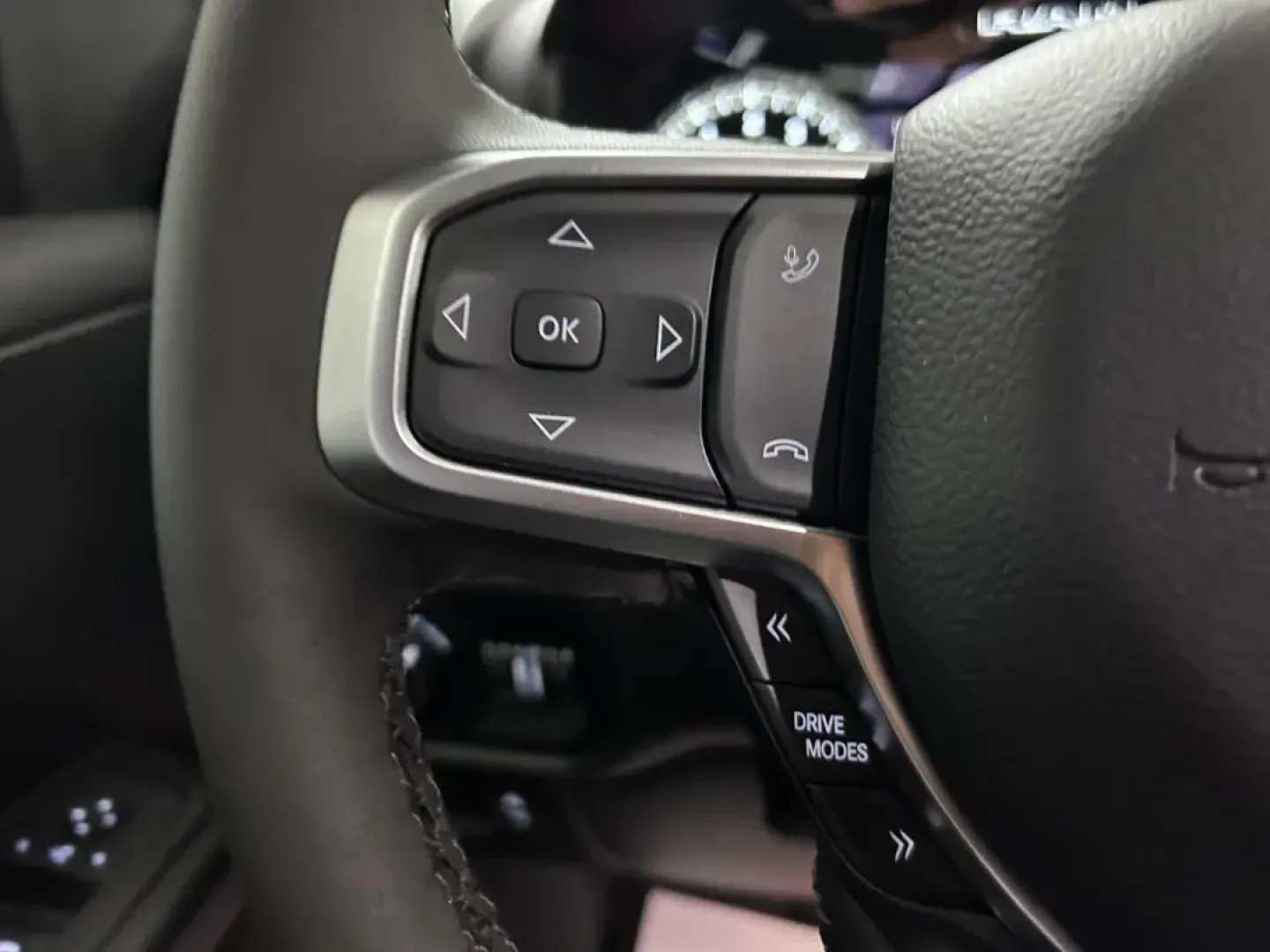2025 /Diesel Gray/Black Cloth Ram 1500 Big Horn/Lone Star (1C6RRFFG9SN) with an 3.6L V6 24V VVT eTorque UPG I engine, located at 970 Woodlawn Dr., Farmington, MO, 63640, (573) 431-7800, 37.825642, -90.468674 - **Elevate Your Adventures with the 2025 Ram 1500 Big Horn/Lone Star at Pettus CDJR Farmington!**<br /> <br /> If you're looking for a truck that seamlessly blends rugged capability with modern technology, the 2025 Ram 1500 Big Horn/Lone Star is the perfect fit for your active lifestyle. Whether you' - Photo#9