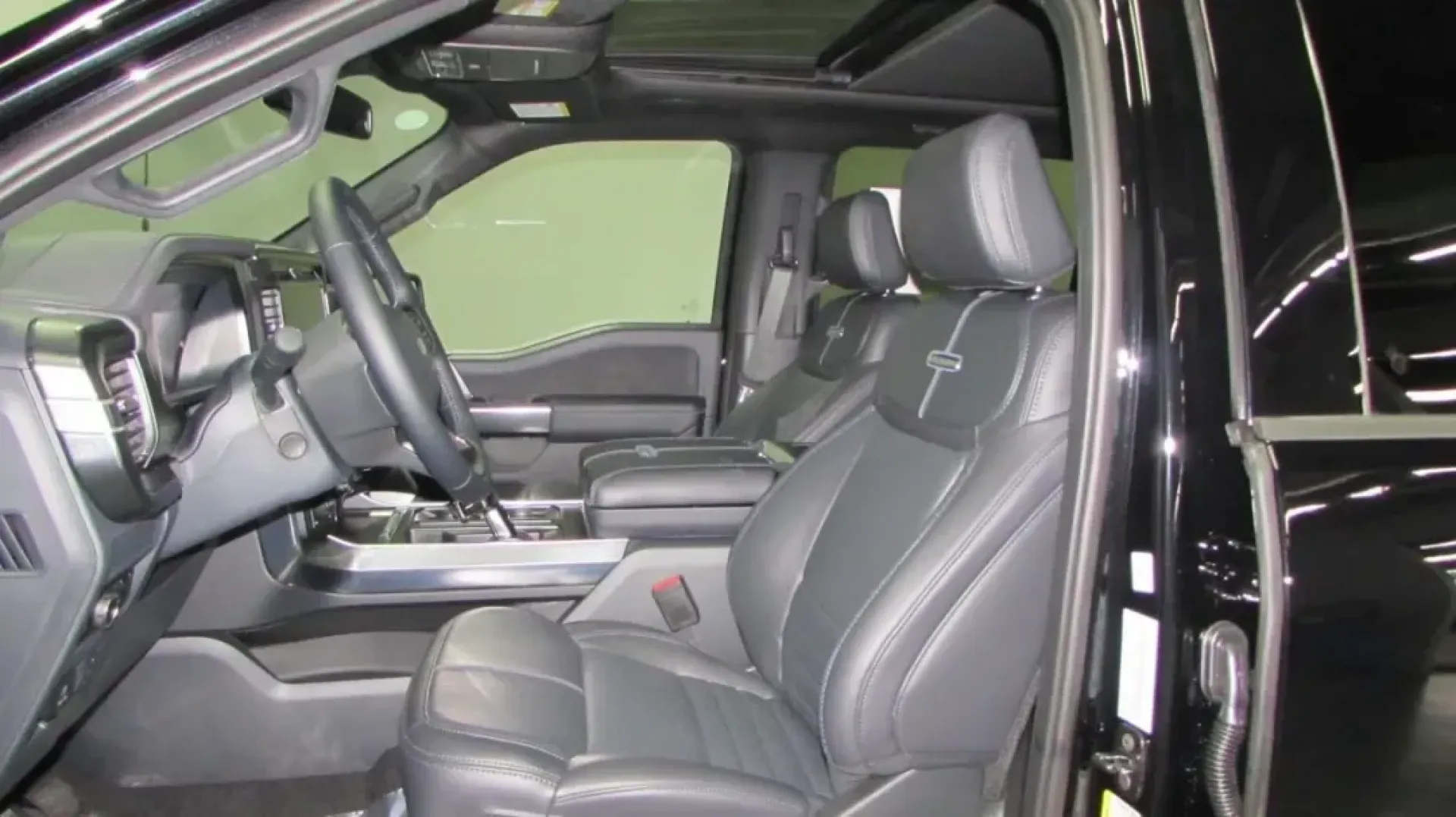 2025 /Smoked Truffle Leather Ford F-150 Platinum (1FTFW7LD4SF) with an 3.5L V6 Turbocharged engine, located at 12836 Highway 21, De Soto, MO, 63020, (636) 337-7777, 38.151867, -90.575615 - **Unleash Adventure with the 2025 Ford F-150 Platinum Your Ultimate Truck Awaits!**<br /> <br /> Looking for a truck that can seamlessly integrate into your active lifestyle? The 2025 Ford F-150 Platinum is not just a vehicle; it's a statement of power, versatility, and style. Perfect for weekend a - Photo#17