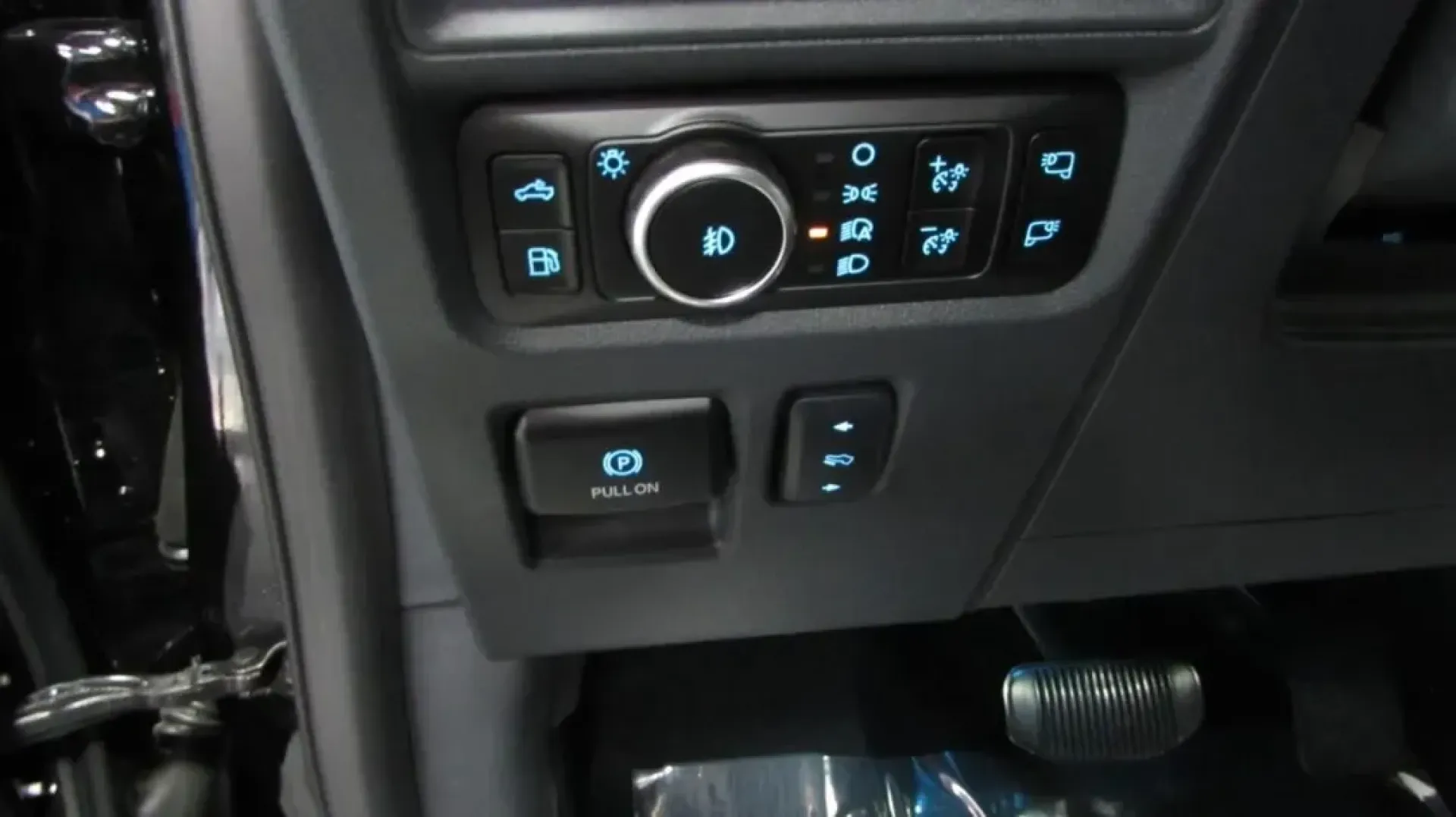 2025 /Smoked Truffle Leather Ford F-150 Platinum (1FTFW7LD4SF) with an 3.5L V6 Turbocharged engine, located at 12836 Highway 21, De Soto, MO, 63020, (636) 337-7777, 38.151867, -90.575615 - **Unleash Adventure with the 2025 Ford F-150 Platinum Your Ultimate Truck Awaits!**<br /> <br /> Looking for a truck that can seamlessly integrate into your active lifestyle? The 2025 Ford F-150 Platinum is not just a vehicle; it's a statement of power, versatility, and style. Perfect for weekend a - Photo#18
