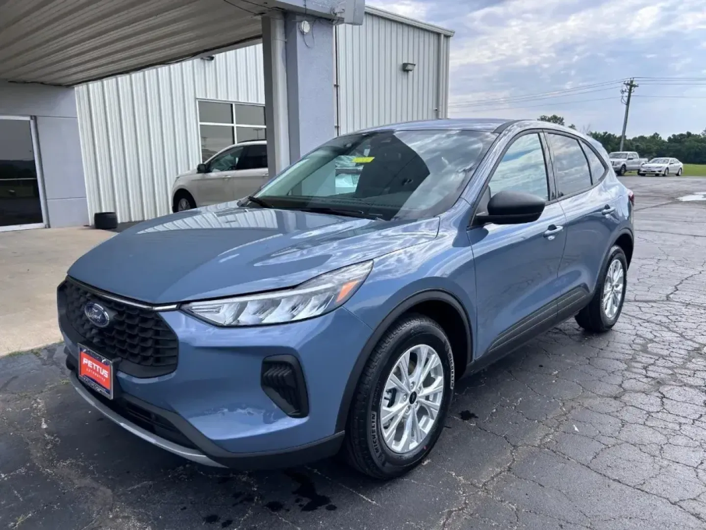 2025 /Ebony Cloth Ford Escape Active (1FMCU0GN8SU) with an 1.5L EcoBoost engine, Automatic transmission, located at 141 Commercial Dr, Fredericktown, MO, 63645, (573) 783-6432, 37.570087, -90.320648 - Elevate your adventures and daily commutes with the stunning 2025 Ford Escape Active, now available at Pettus Ford Fredericktown. This iconic SUV is not just a vehicle; it's a lifestyle companion, perfect for families, commuters, or anyone seeking versatility and style. With its spacious interior an - Photo#5