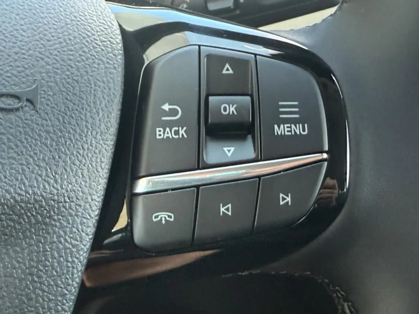 2025 /Ebony Cloth Ford Escape Active (1FMCU0GN8SU) with an 1.5L EcoBoost engine, Automatic transmission, located at 141 Commercial Dr, Fredericktown, MO, 63645, (573) 783-6432, 37.570087, -90.320648 - Elevate your adventures and daily commutes with the stunning 2025 Ford Escape Active, now available at Pettus Ford Fredericktown. This iconic SUV is not just a vehicle; it's a lifestyle companion, perfect for families, commuters, or anyone seeking versatility and style. With its spacious interior an - Photo#8