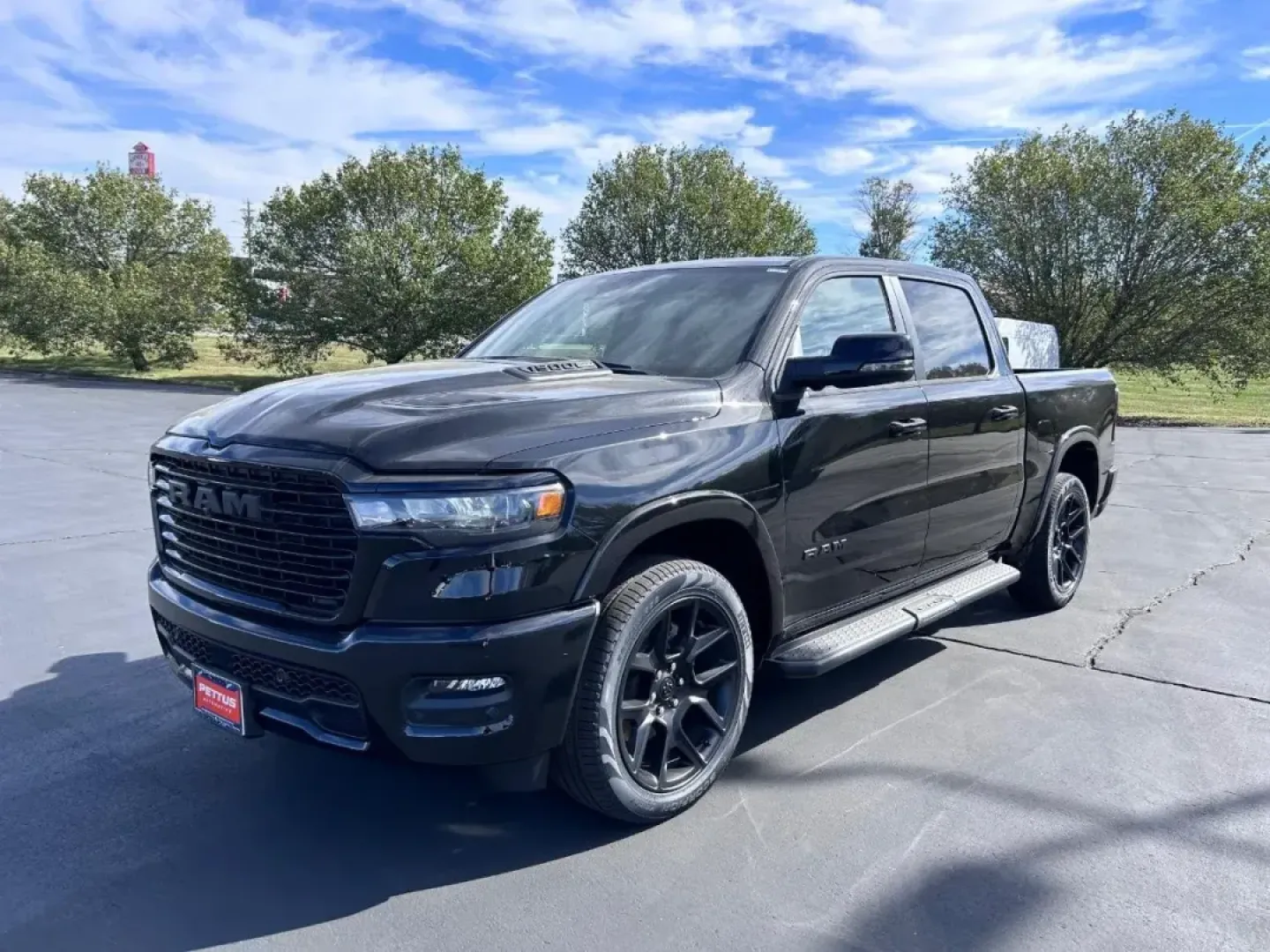 2025 /Black Leather Ram 1500 Laramie (1C6SRFJP4SN) with an 3.0L I6 Hurricane SO Twin Turbo ESS engine, Automatic transmission, located at 970 Woodlawn Dr., Farmington, MO, 63640, (573) 431-7800, 37.825642, -90.468674 - **Elevate Your Adventures with the 2025 Ram 1500 Laramie at Pettus CDJR Farmington!**<br /> <br /> Are you ready to take your lifestyle to the next level? Whether you're a weekend warrior, a growing family, or someone with long commutes, the 2025 Ram 1500 Laramie is designed to meet your every need. - Photo#5