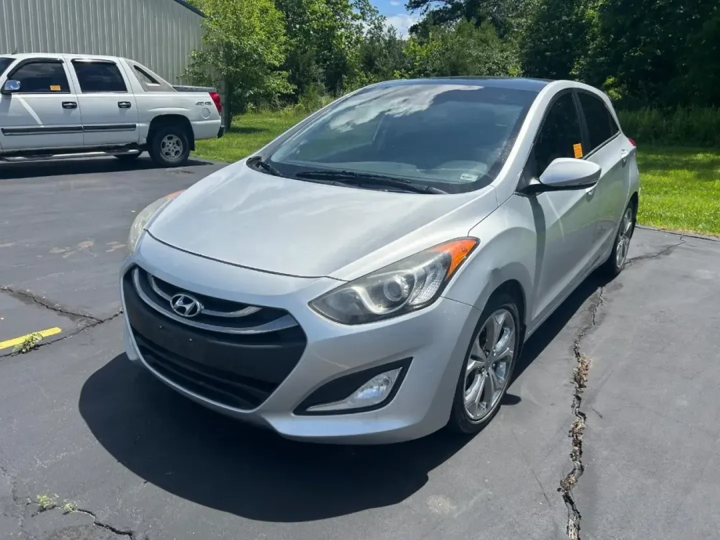 2013 Hyundai Elantra GT Base w/Blue (KMHD35LE6DU) with an 1.8L engine, located at 970 Woodlawn Dr., Farmington, MO, 63640, (573) 431-7800, 37.825642, -90.468674 - **Discover Adventure with the 2013 Hyundai Elantra GT at Pettus CDJR Farmington!**<br /> <br /> Are you searching for an affordable used car that perfectly balances style, efficiency, and reliability? Look no further than this 2013 Hyundai Elantra GT, available now at Pettus CDJR Farmington! This ve - Photo#0