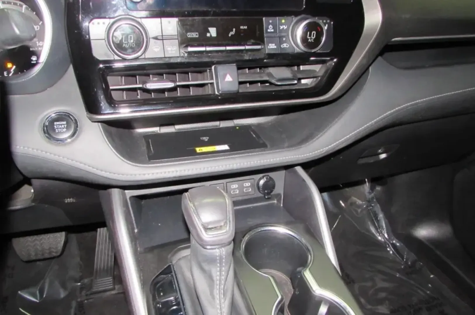 2023 /Black Leather Toyota Highlander XLE (5TDKDRBH1PS) with an Other engine, Automatic transmission, located at 12836 Highway 21, De Soto, MO, 63020, (636) 337-7777, 38.151867, -90.575615 - **Explore the Open Road with the 2023 Toyota Highlander XLE at Pettus Ford De Soto!**<br /> <br /> Are you ready to elevate your family adventures or daily commutes? Look no further than the stunning **2023 Toyota Highlander XLE**, now available at **Pettus Ford De Soto**, your trusted OEM dealershi - Photo#20