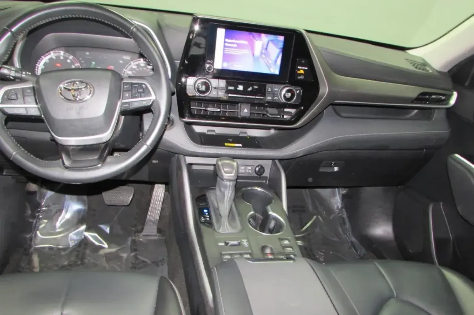 2023 /Black Leather Toyota Highlander XLE (5TDKDRBH1PS) with an Other engine, Automatic transmission, located at 12836 Highway 21, De Soto, MO, 63020, (636) 337-7777, 38.151867, -90.575615 - **Explore the Open Road with the 2023 Toyota Highlander XLE at Pettus Ford De Soto!**<br /> <br /> Are you ready to elevate your family adventures or daily commutes? Look no further than the stunning **2023 Toyota Highlander XLE**, now available at **Pettus Ford De Soto**, your trusted OEM dealershi - Photo#23