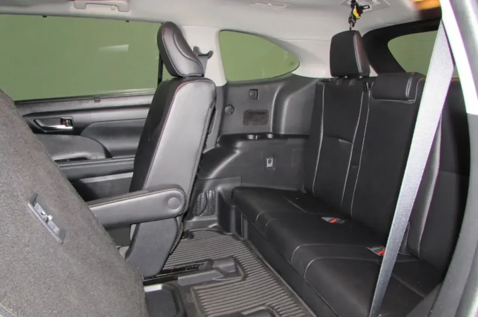 2023 /Black Leather Toyota Highlander XLE (5TDKDRBH1PS) with an Other engine, Automatic transmission, located at 12836 Highway 21, De Soto, MO, 63020, (636) 337-7777, 38.151867, -90.575615 - **Explore the Open Road with the 2023 Toyota Highlander XLE at Pettus Ford De Soto!**<br /> <br /> Are you ready to elevate your family adventures or daily commutes? Look no further than the stunning **2023 Toyota Highlander XLE**, now available at **Pettus Ford De Soto**, your trusted OEM dealershi - Photo#26