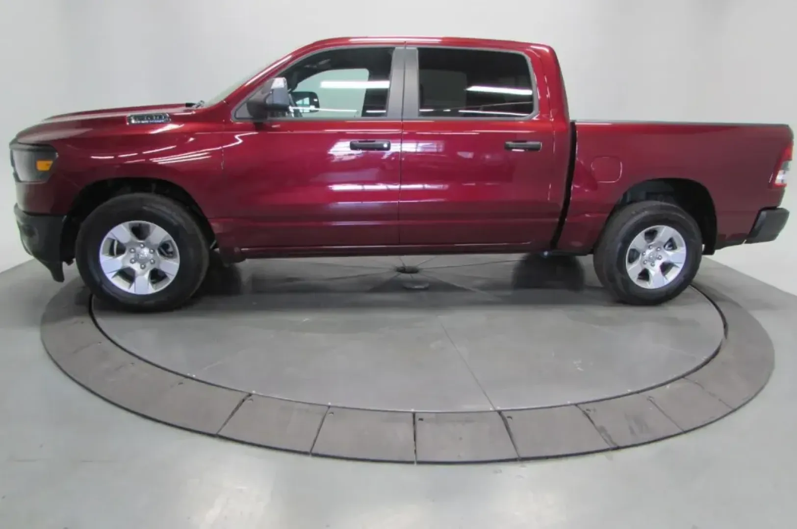 2023 /Diesel Gray/Black Cloth Ram 1500 Tradesman (1C6RREGT7PN) with an Other engine, located at 12830 Highway 21, De Soto, MO, 63020, (636) 337-7777, 38.153099, -90.573624 - Discover the perfect blend of power and efficiency with this stunning 2023 Ram 1500 Tradesman, available now at Pettus CDJR DeSoto! Whether you're hauling equipment for work, embarking on weekend adventures, or simply navigating your daily commute, this robust truck is designed to elevate your lifes - Photo#3