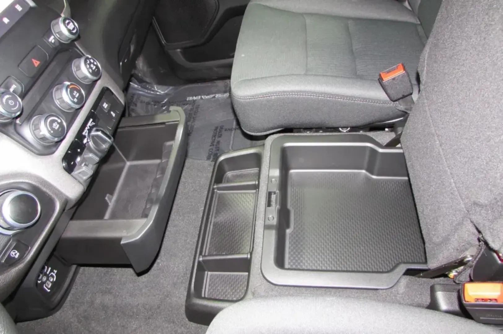 2023 /Diesel Gray/Black Cloth Ram 1500 Tradesman (1C6RREGT7PN) with an Other engine, located at 12830 Highway 21, De Soto, MO, 63020, (636) 337-7777, 38.153099, -90.573624 - Discover the perfect blend of power and efficiency with this stunning 2023 Ram 1500 Tradesman, available now at Pettus CDJR DeSoto! Whether you're hauling equipment for work, embarking on weekend adventures, or simply navigating your daily commute, this robust truck is designed to elevate your lifes - Photo#22