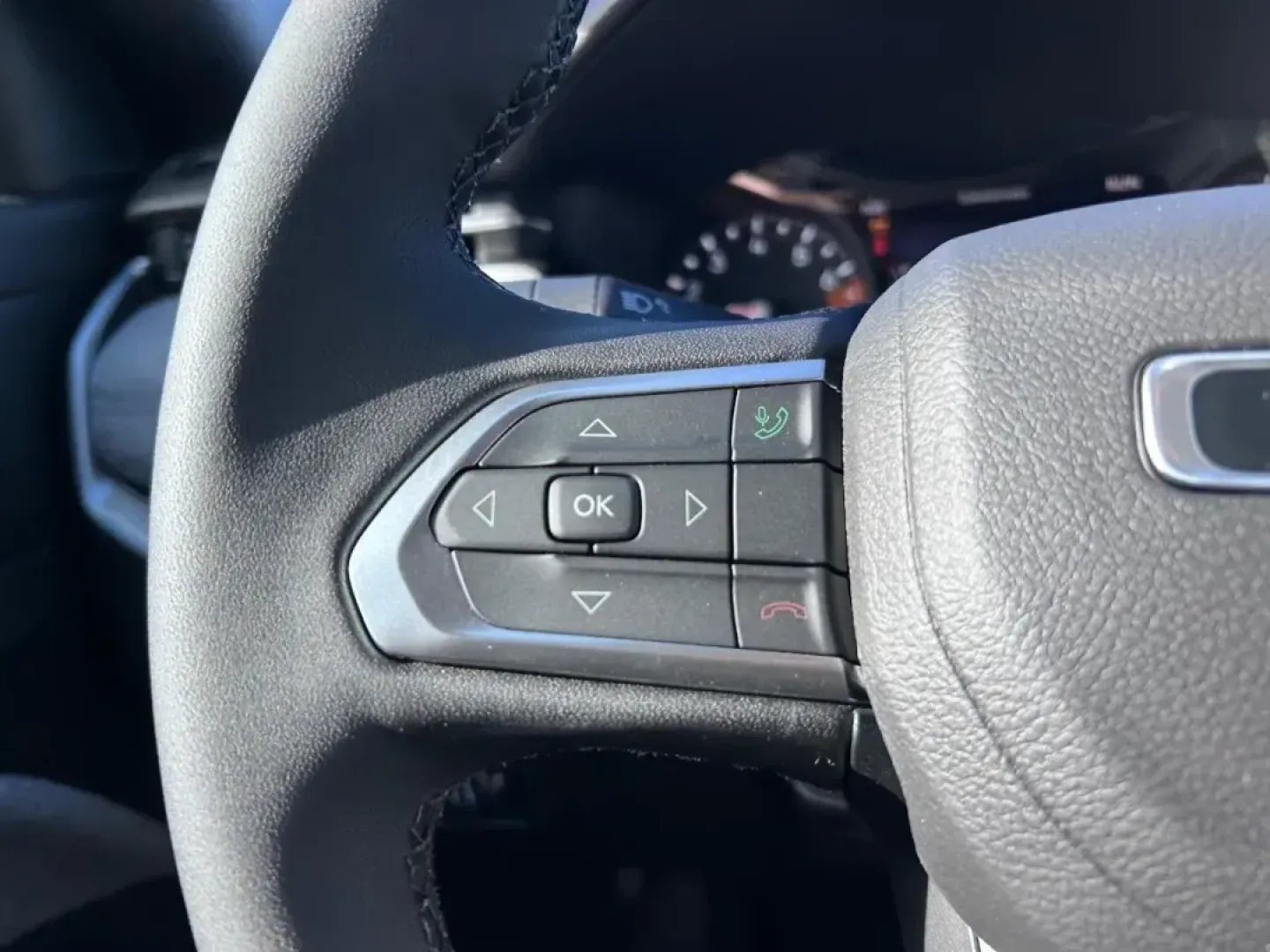 2024 /Black Leather Trimmed Jeep Compass Latitude (3C4NJDBN7RT) with an 2.0L I4 DOHC DI Turbo engine, Automatic transmission, located at 970 Woodlawn Dr., Farmington, MO, 63640, (573) 431-7800, 37.825642, -90.468674 - **Adventure Awaits with the 2024 Jeep Compass Latitude Perfect for Your Next Journey!**<br /> <br /> Are you ready to elevate your driving experience? The 2024 Jeep Compass Latitude is not just a vehicle; it's your passport to adventure, making it perfect for weekend getaways, daily commutes, and e - Photo#11