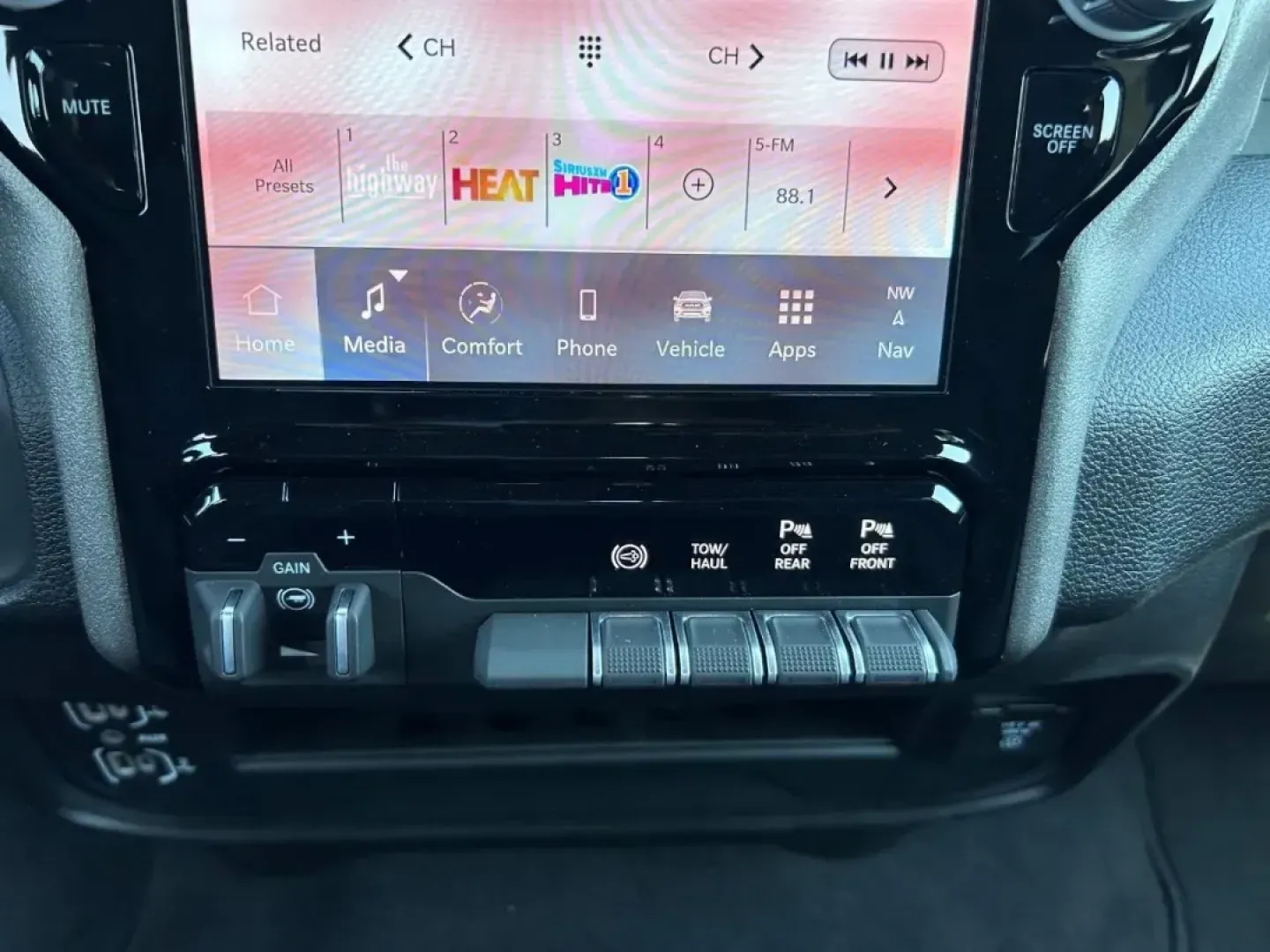 2025 /Diesel Gray/Black Cloth Ram 2500 Tradesman (3C6UR5CL4SG) with an Straight 6 Turbocharged Diesel engine, located at 970 Woodlawn Dr., Farmington, MO, 63640, (573) 431-7800, 37.825642, -90.468674 - **Unleash Your Adventurous Spirit with the 2025 Ram 2500 Tradesman Perfect for Work and Play!**<br /> <br /> Are you ready to elevate your driving experience? The 2025 Ram 2500 Tradesman is not just a truck; it's the ultimate companion for both work and leisure. Whether you're hauling equipment for - Photo#15