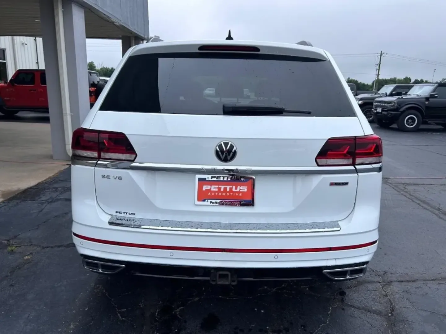 2021 /Titan Black Leather Volkswagen Atlas 3.6L V6 SE w/Technology R-Line (1V2NR2CA5MC) with an 3.6L VR6 DOHC 24-Valve engine, Automatic transmission, located at 141 Commercial Dr, Fredericktown, MO, 63645, (573) 783-6432, 37.570087, -90.320648 - ### Elevate Your Family Adventures with the 2021 Volkswagen Atlas at Pettus Ford Fredericktown!<br /> <br /> Are you ready to transform your family outings into unforgettable adventures? The 2021 Volkswagen Atlas is the ideal SUV for growing families, offering a spacious interior, modern technology, - Photo#3