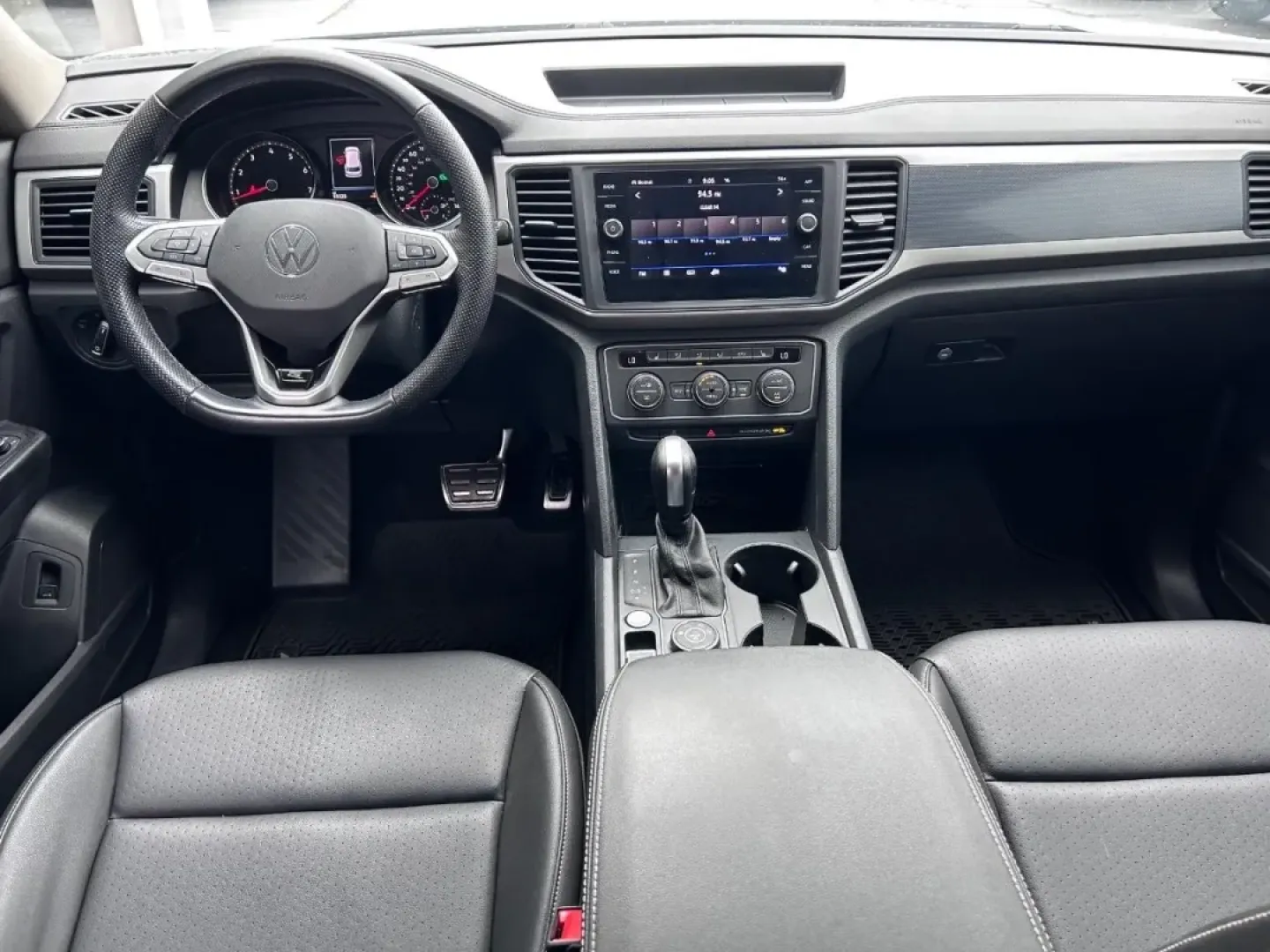 2021 /Titan Black Leather Volkswagen Atlas 3.6L V6 SE w/Technology R-Line (1V2NR2CA5MC) with an 3.6L VR6 DOHC 24-Valve engine, Automatic transmission, located at 141 Commercial Dr, Fredericktown, MO, 63645, (573) 783-6432, 37.570087, -90.320648 - ### Elevate Your Family Adventures with the 2021 Volkswagen Atlas at Pettus Ford Fredericktown!<br /> <br /> Are you ready to transform your family outings into unforgettable adventures? The 2021 Volkswagen Atlas is the ideal SUV for growing families, offering a spacious interior, modern technology, - Photo#12