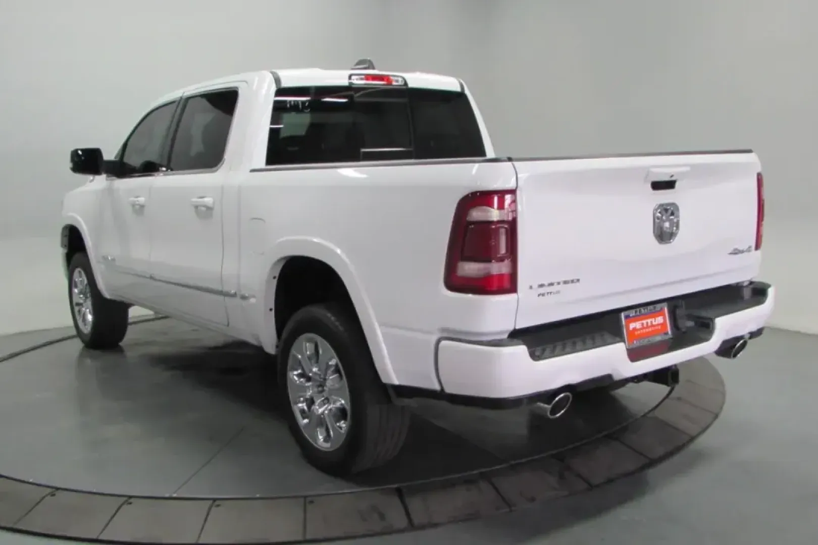 2023 /Black Leather Ram 1500 Limited (1C6SRFHT2PN) with an Other engine, located at 12836 Highway 21, De Soto, MO, 63020, (636) 337-7777, 38.151867, -90.575615 - **2023 Ram 1500 Limited: Your Ultimate Truck for Adventure and Daily Life!**<br /> <br /> Are you ready to elevate your driving experience? Whether you're hauling gear for a weekend getaway, tackling your daily commute, or managing family errands, the 2023 Ram 1500 Limited is designed to enhance you - Photo#5