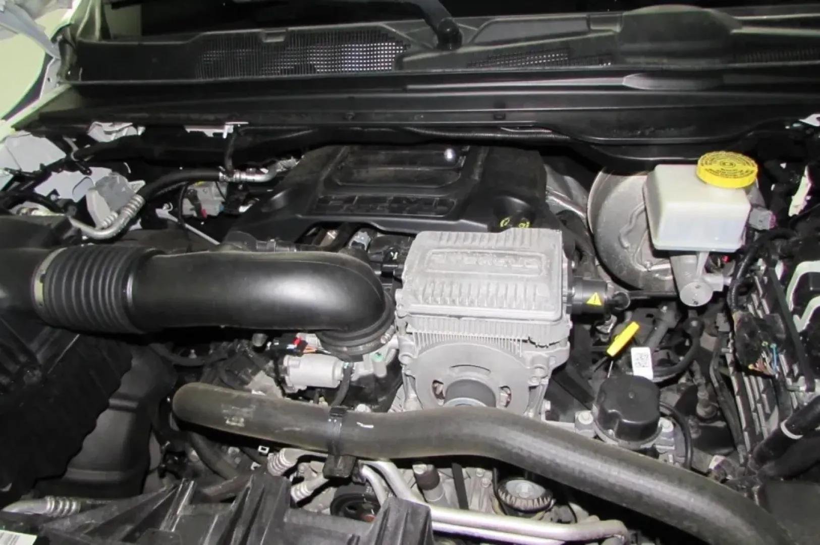 2023 /Black Ram 1500 Limited (1C6SRFHT2PN) with an Other engine, located at 12830 Highway 21, De Soto, MO, 63020, (636) 337-7777, 38.153099, -90.573624 - **2023 Ram 1500 Limited: Your Ultimate Truck for Adventure and Daily Life!**<br /> <br /> Are you ready to elevate your driving experience? Whether you're hauling gear for a weekend getaway, tackling your daily commute, or managing family errands, the 2023 Ram 1500 Limited is designed to enhance you - Photo#8