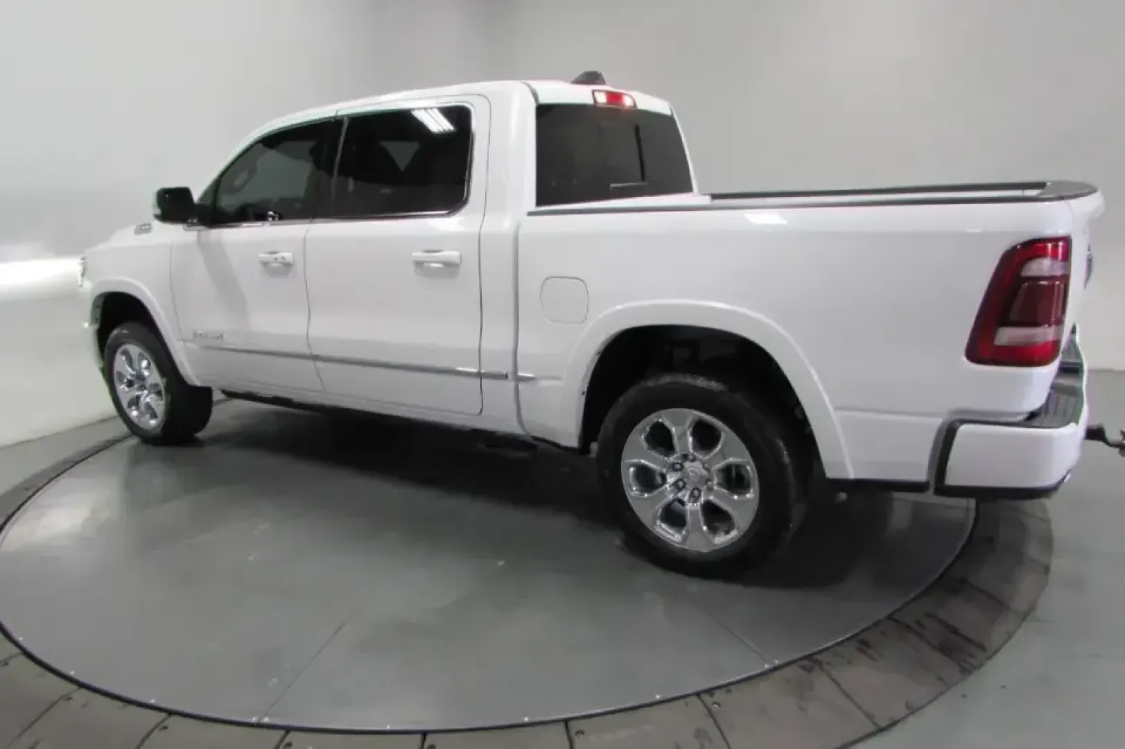 2023 /Black Ram 1500 Limited (1C6SRFHT2PN) with an 5.7L V8 OHV 16V engine, 8A transmission, located at 12830 Highway 21, De Soto, MO, 63020, (636) 337-7777, 38.153099, -90.573624 - **2023 Ram 1500 Limited: Your Ultimate Truck for Adventure and Daily Life!**<br /> <br /> Are you ready to elevate your driving experience? Whether you're hauling gear for a weekend getaway, tackling your daily commute, or managing family errands, the 2023 Ram 1500 Limited is designed to enhance you - Photo#4