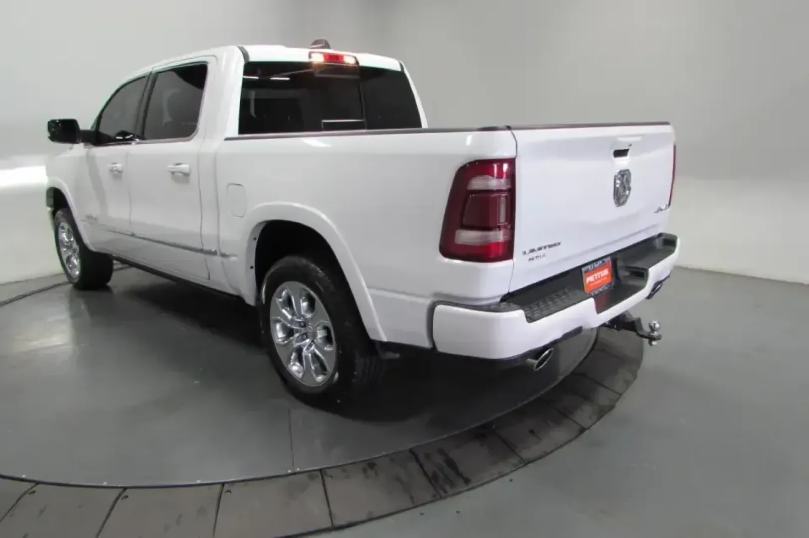 2023 /Black Ram 1500 Limited (1C6SRFHT2PN) with an 5.7L V8 OHV 16V engine, 8A transmission, located at 12830 Highway 21, De Soto, MO, 63020, (636) 337-7777, 38.153099, -90.573624 - **2023 Ram 1500 Limited: Your Ultimate Truck for Adventure and Daily Life!**<br /> <br /> Are you ready to elevate your driving experience? Whether you're hauling gear for a weekend getaway, tackling your daily commute, or managing family errands, the 2023 Ram 1500 Limited is designed to enhance you - Photo#5