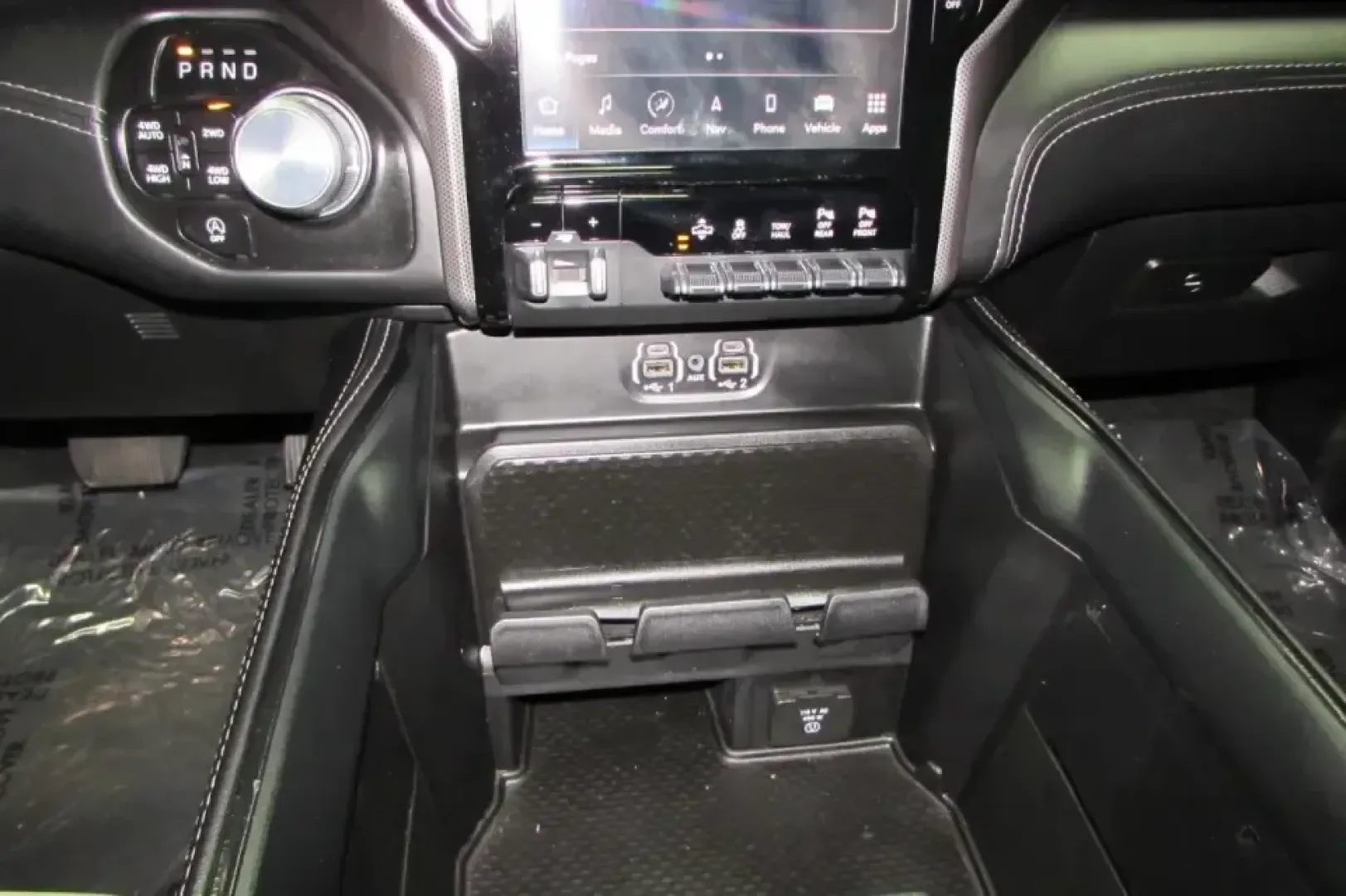 2023 /Black Ram 1500 Limited (1C6SRFHT2PN) with an 5.7L V8 OHV 16V engine, 8A transmission, located at 12830 Highway 21, De Soto, MO, 63020, (636) 337-7777, 38.153099, -90.573624 - **2023 Ram 1500 Limited: Your Ultimate Truck for Adventure and Daily Life!**<br /> <br /> Are you ready to elevate your driving experience? Whether you're hauling gear for a weekend getaway, tackling your daily commute, or managing family errands, the 2023 Ram 1500 Limited is designed to enhance you - Photo#23