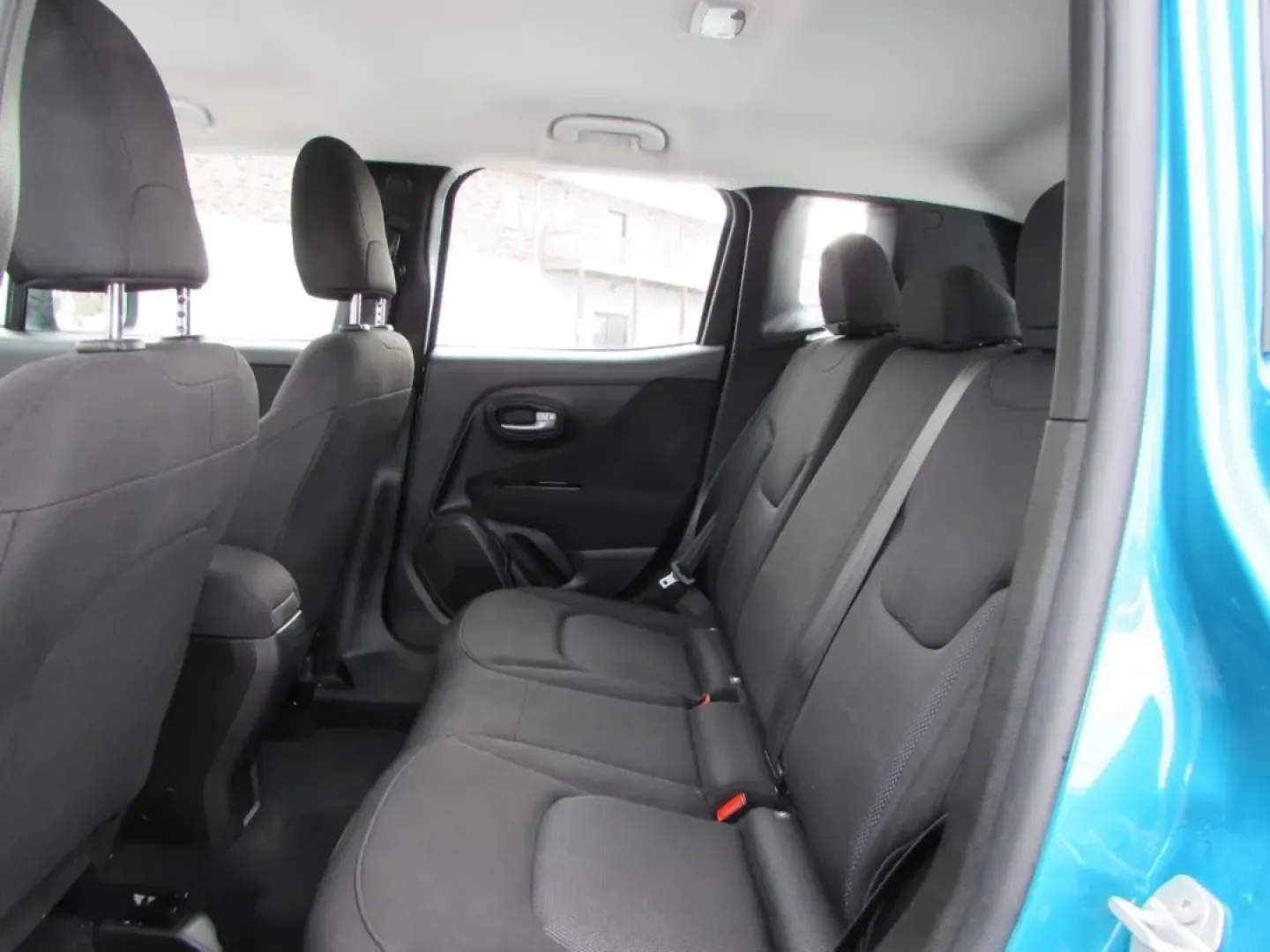 2020 /Black Jeep Renegade Sport (ZACNJBAB9LP) with an 2.4L L4 DOHC 16V engine, Automatic transmission, located at 12836 Highway 21, De Soto, MO, 63020, (636) 337-7777, 38.151867, -90.575615 - **Unleash Your Adventurous Spirit with the 2020 Jeep Renegade at Pettus Ford De Soto!**<br /> <br /> Are you ready to elevate your weekend getaways and daily commutes? The 2020 Jeep Renegade, now available at Pettus Ford De Soto, is your perfect partner for both thrilling adventures and everyday pra - Photo#24