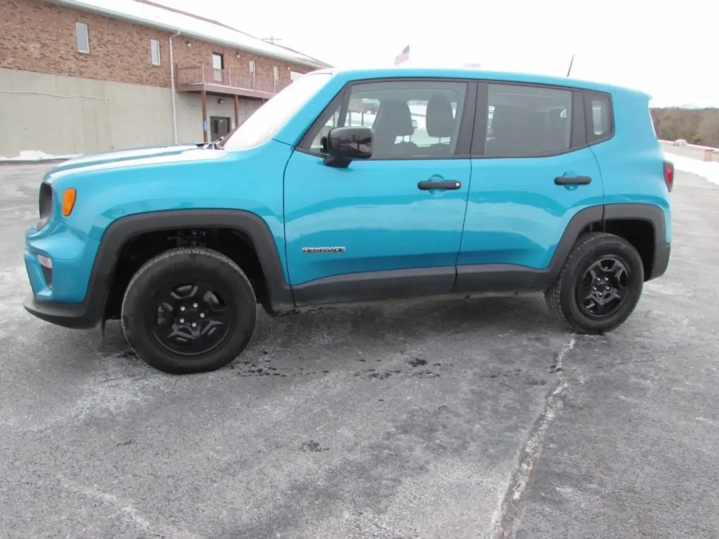 2020 /Black Jeep Renegade Sport (ZACNJBAB9LP) with an 2.4L L4 DOHC 16V engine, Automatic transmission, located at 12836 Highway 21, De Soto, MO, 63020, (636) 337-7777, 38.151867, -90.575615 - **Unleash Your Adventurous Spirit with the 2020 Jeep Renegade at Pettus Ford De Soto!**<br /> <br /> Are you ready to elevate your weekend getaways and daily commutes? The 2020 Jeep Renegade, now available at Pettus Ford De Soto, is your perfect partner for both thrilling adventures and everyday pra - Photo#3
