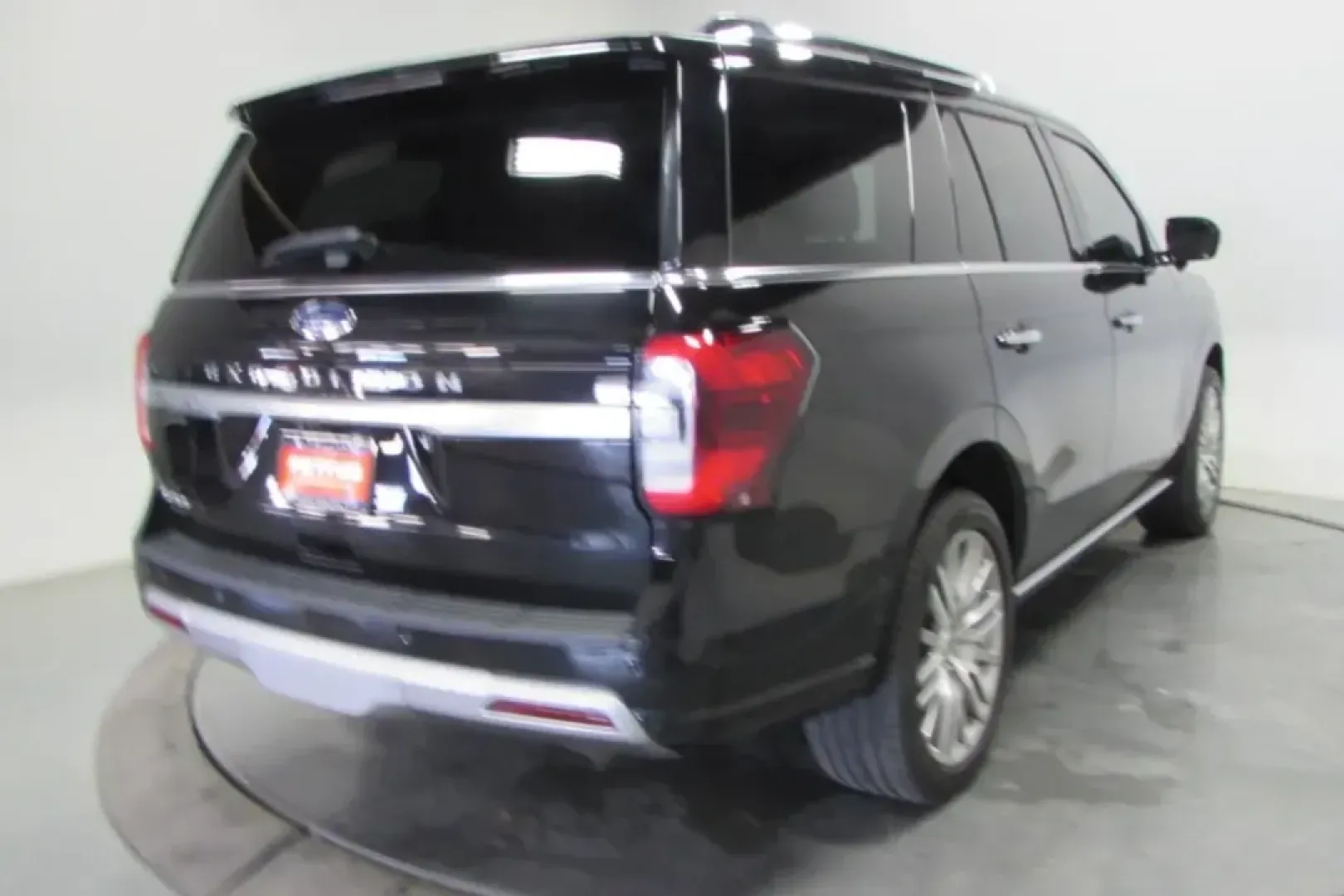 2023 /Black Onyx Leather Ford Expedition Platinum (1FMJU1M80PE) with an Other engine, Automatic transmission, located at 12836 Highway 21, De Soto, MO, 63020, (636) 337-7777, 38.151867, -90.575615 - **Elevate Your Adventures with the 2023 Ford Expedition Platinum - Perfect for Family Journeys!**<br /> <br /> Are you looking for the ultimate family SUV that can handle everything from school drop-offs to weekend getaways? The 2023 Ford Expedition Platinum at Pettus Ford De Soto in De Soto, MO, is - Photo#9