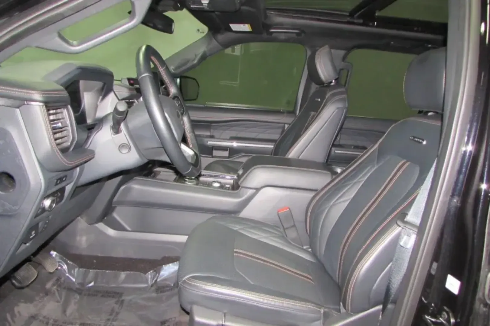 2023 /Black Onyx Leather Ford Expedition Platinum (1FMJU1M80PE) with an Other engine, Automatic transmission, located at 12836 Highway 21, De Soto, MO, 63020, (636) 337-7777, 38.151867, -90.575615 - **Elevate Your Adventures with the 2023 Ford Expedition Platinum - Perfect for Family Journeys!**<br /> <br /> Are you looking for the ultimate family SUV that can handle everything from school drop-offs to weekend getaways? The 2023 Ford Expedition Platinum at Pettus Ford De Soto in De Soto, MO, is - Photo#13
